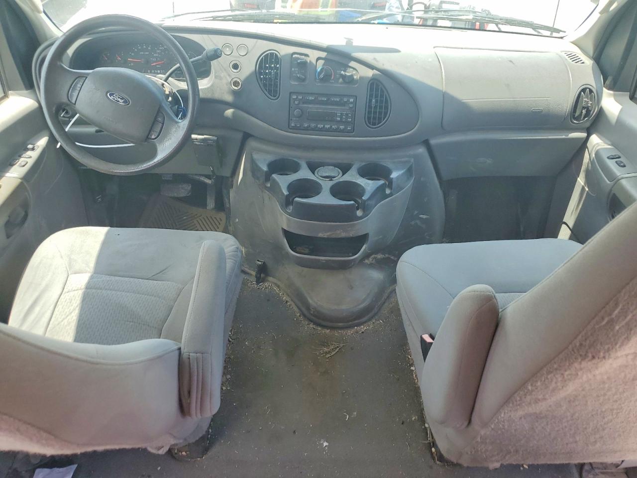 2007 Ford E-350 White vin: 1FBNE31L57DA39983