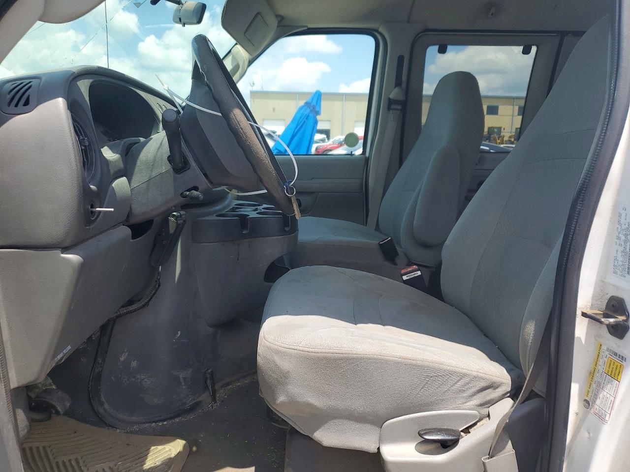 2007 Ford E-350 White vin: 1FBNE31L57DA39983