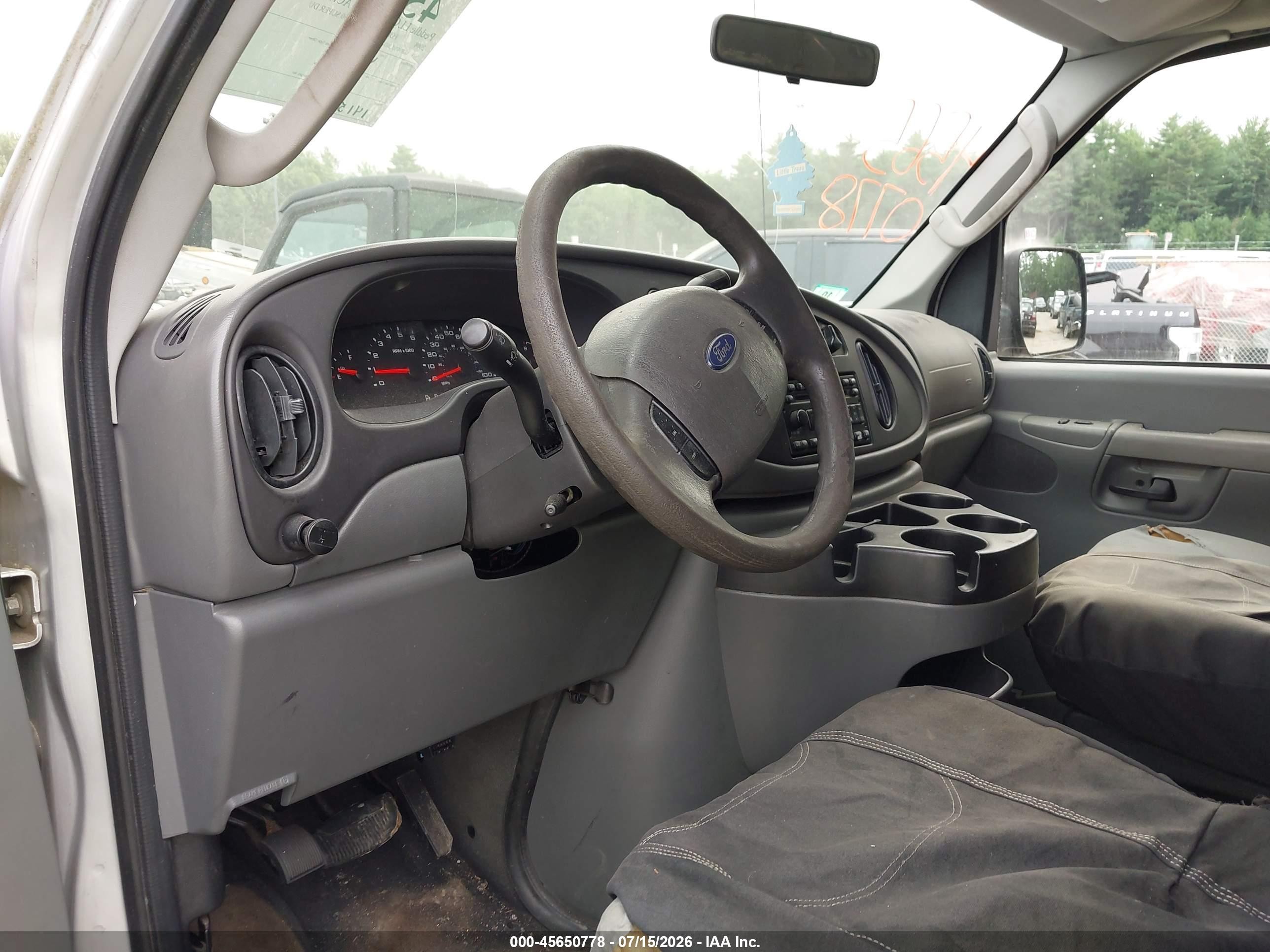 2008 Ford E-350 Super Duty Xl/xlt Silver vin: 1FBNE31L58DA50337