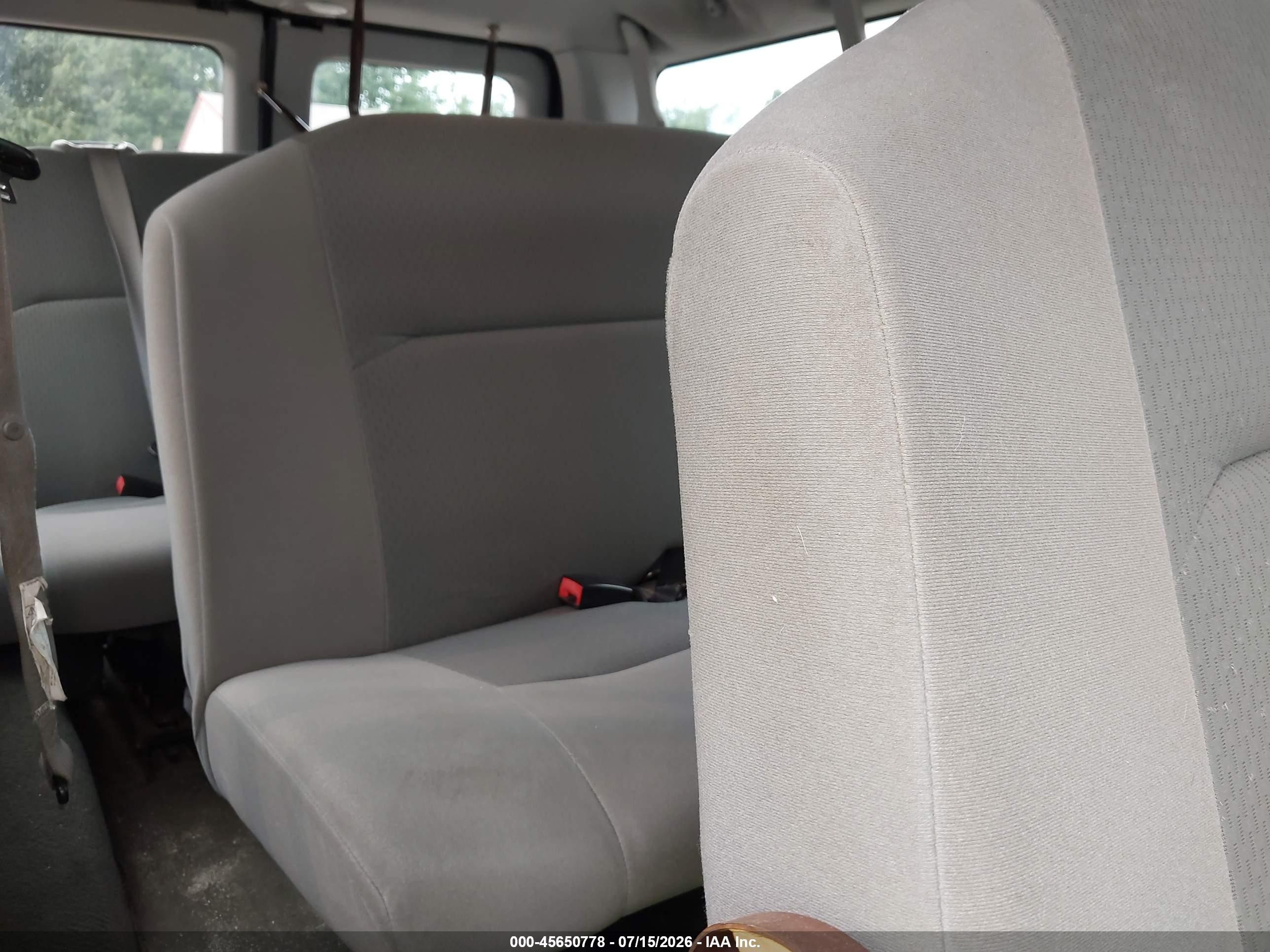 2008 Ford E-350 Super Duty Xl/xlt Silver vin: 1FBNE31L58DA50337