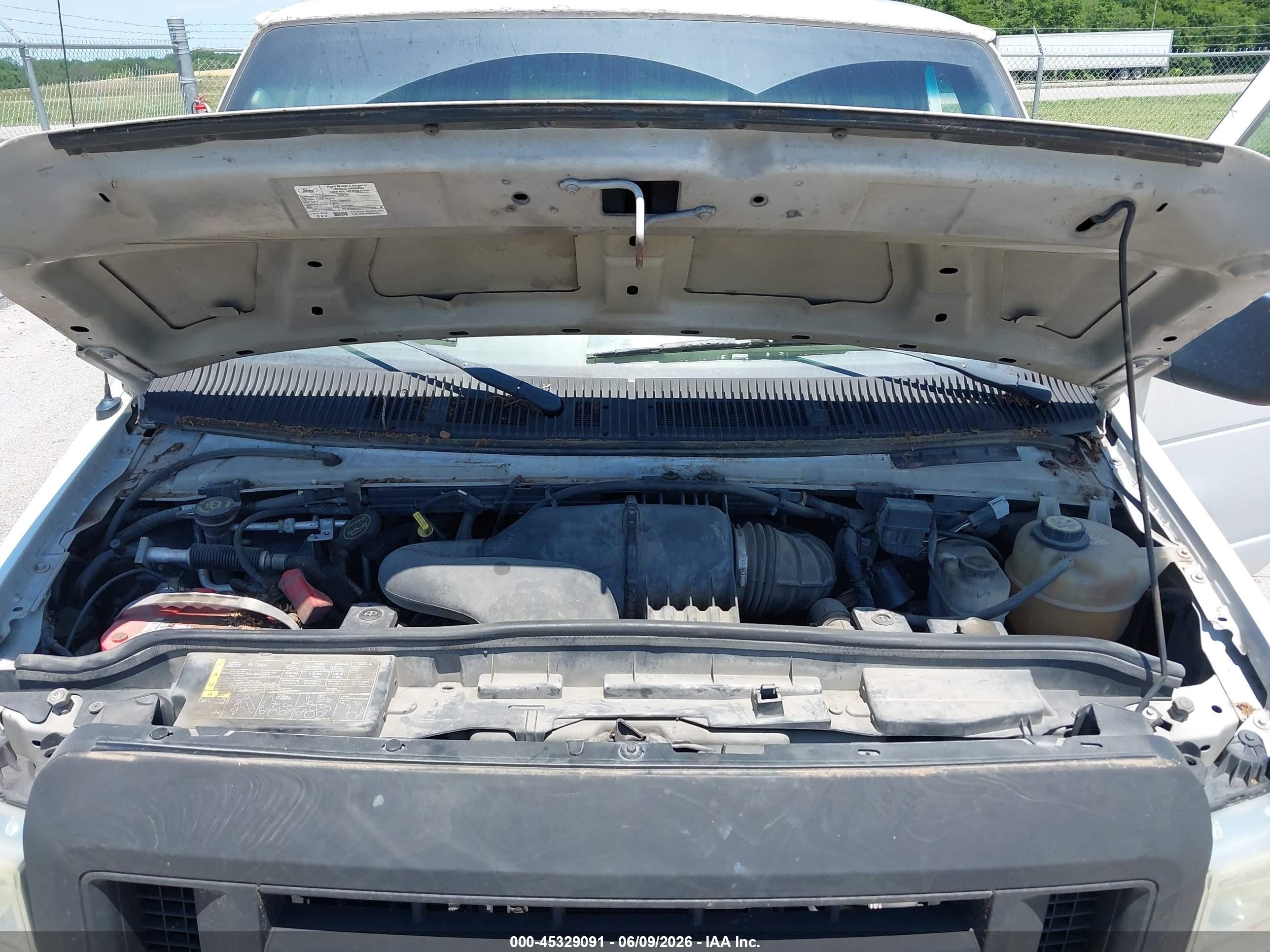 2008 Ford E-350 Super Duty Xl/xlt White vin: 1FBNE31L58DA50502