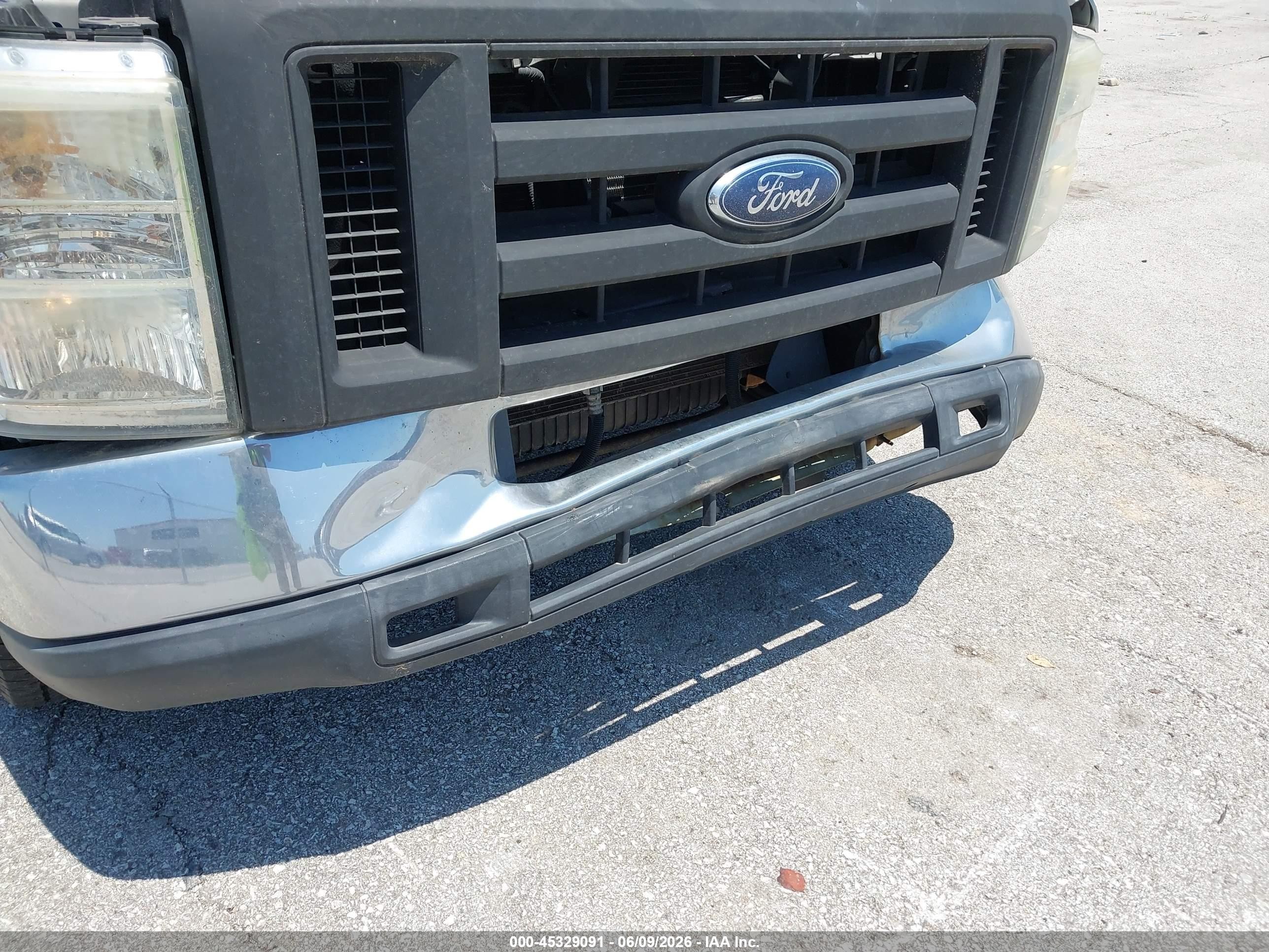 2008 Ford E-350 Super Duty Xl/xlt White vin: 1FBNE31L58DA50502