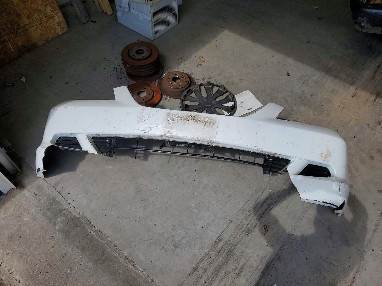 2005 Ford Econoline E350 Super Duty Wagon White vin: 1FBNE31L65HB18648