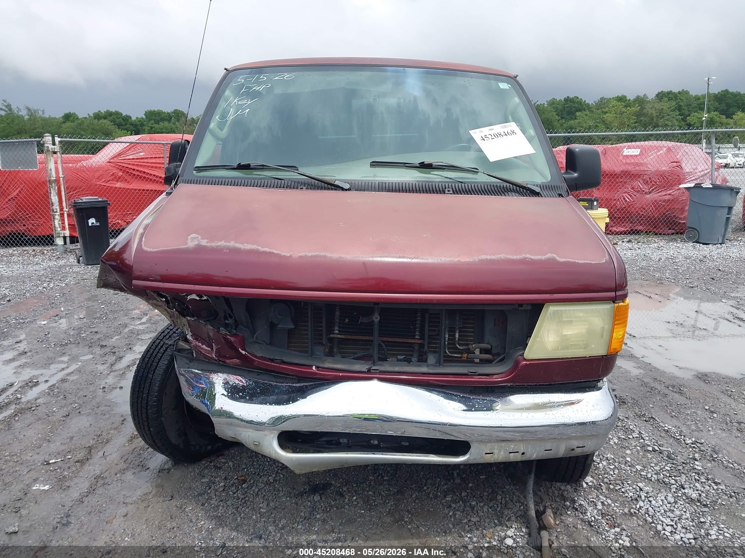 2005 Ford E-350 Super Duty Chateau/xl/xlt Burgundy vin: 1FBNE31L75HB13054
