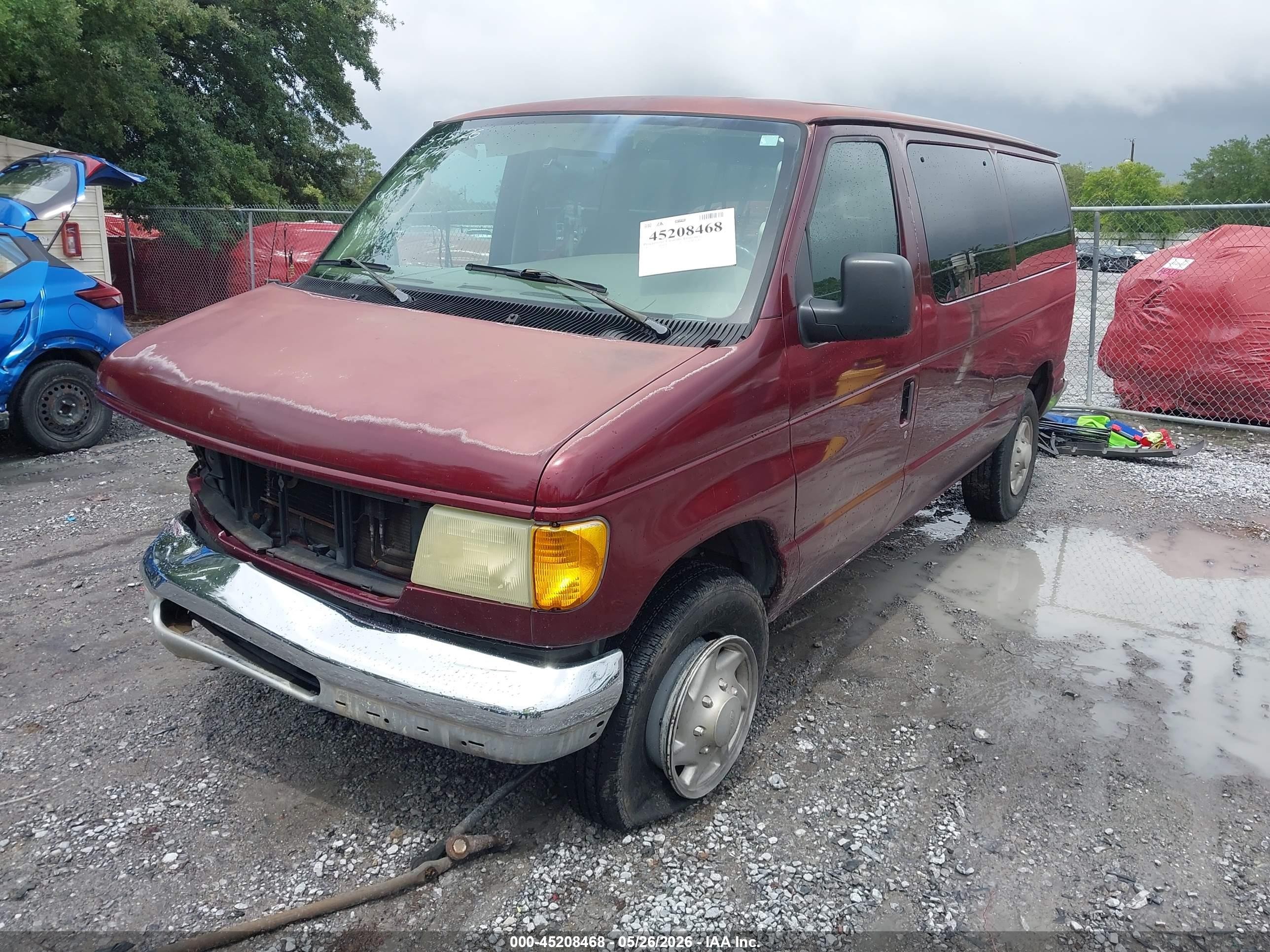 2005 Ford E-350 Super Duty Chateau/xl/xlt Burgundy vin: 1FBNE31L75HB13054