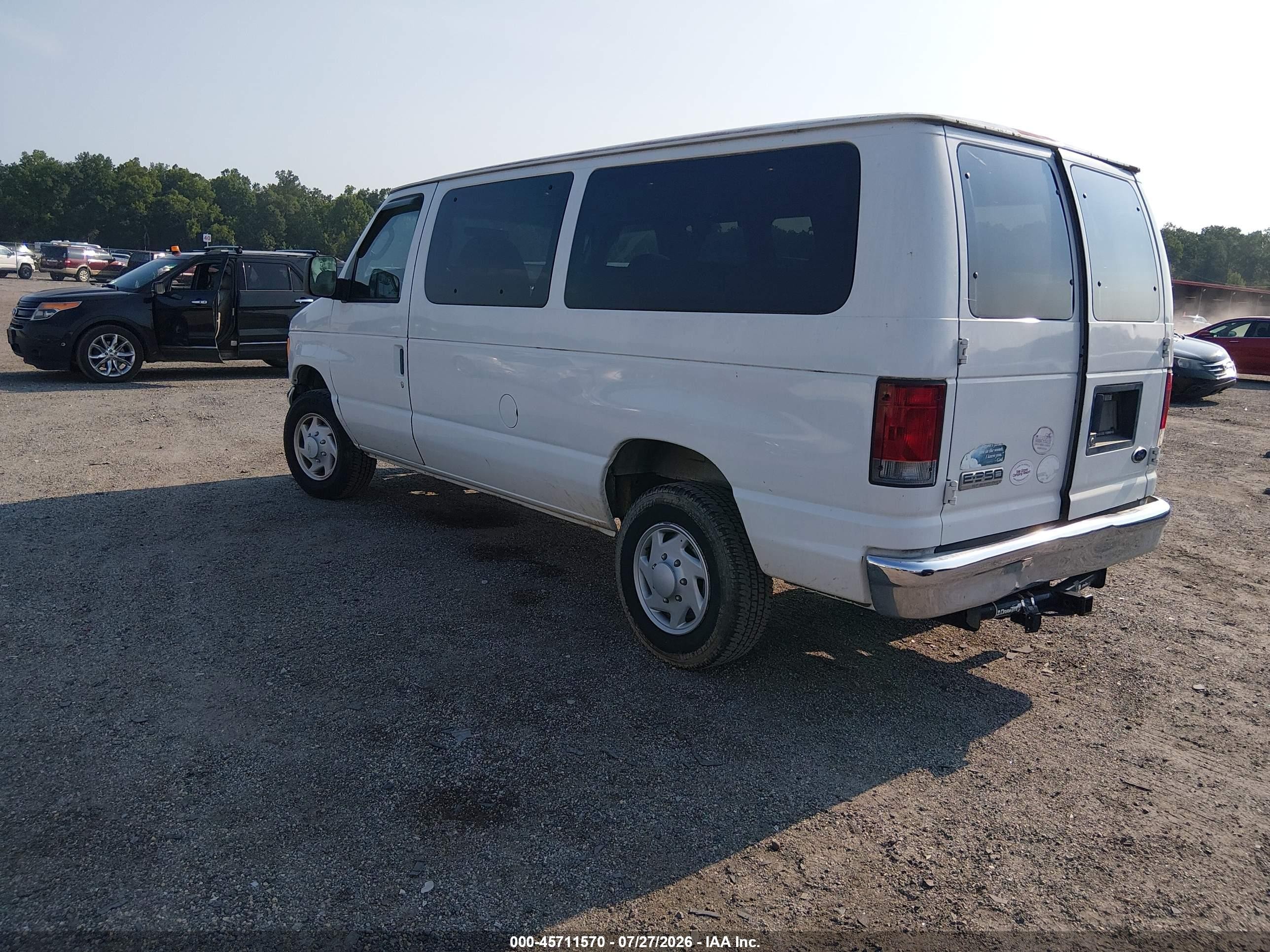 2006 Ford E-350 Super Duty Chateau/xl/xlt White vin: 1FBNE31L76HA01176