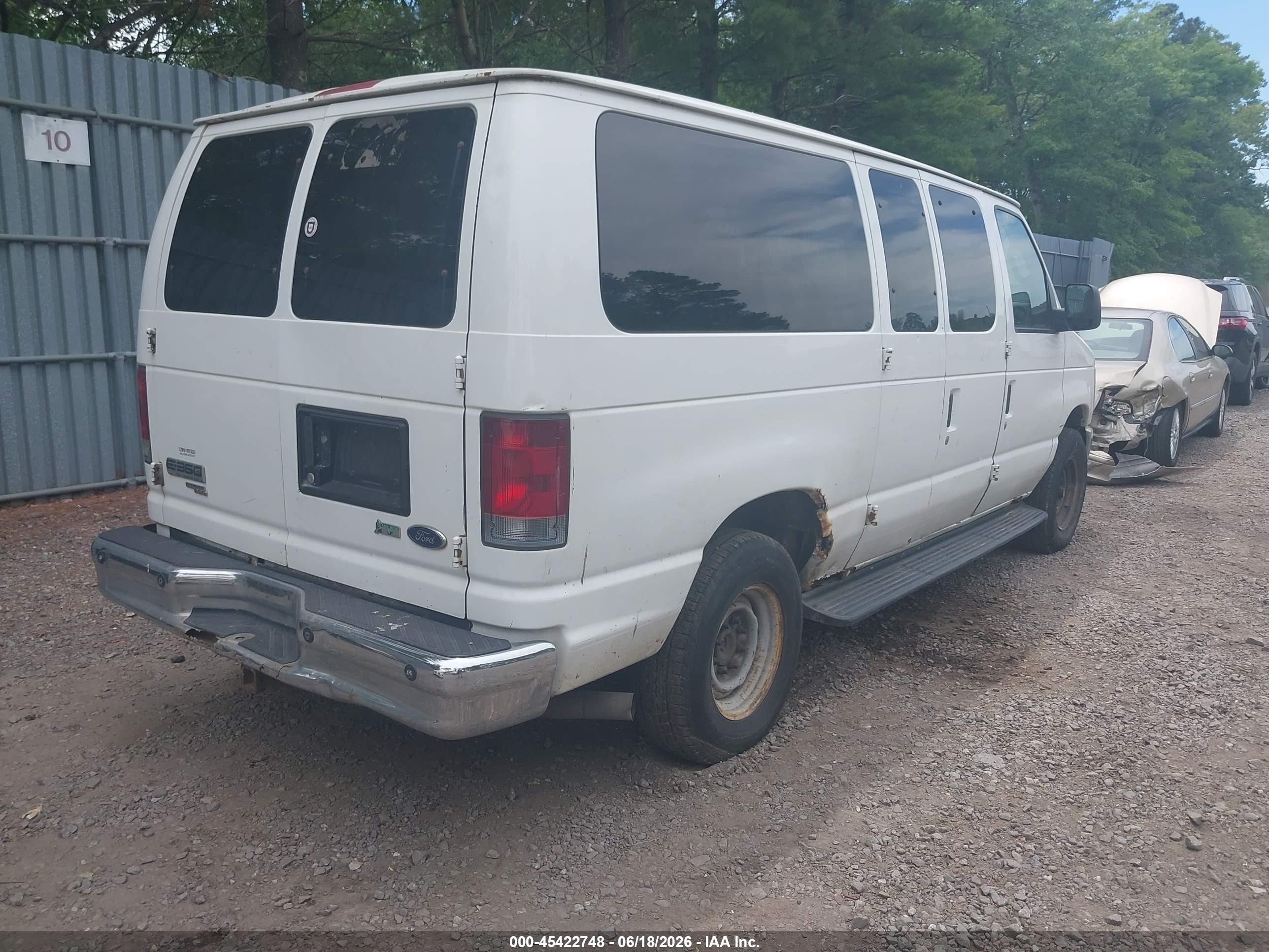2009 Ford E-350 Super Duty Xl/xlt White vin: 1FBNE31L79DA68100