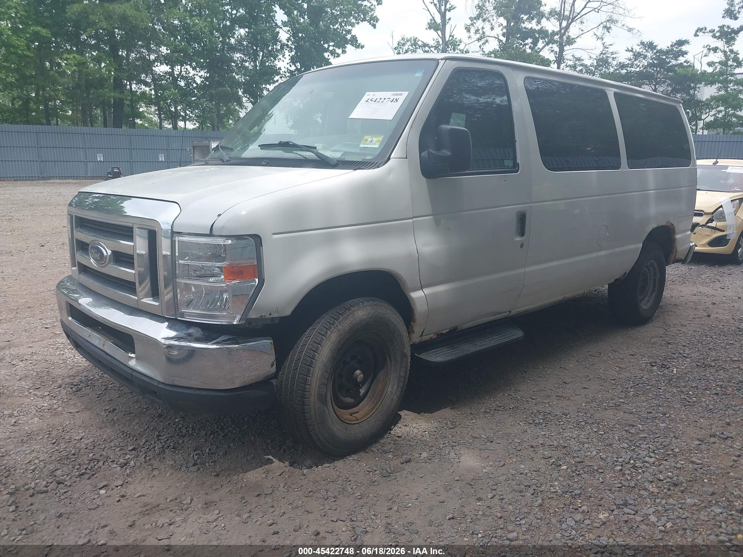 2009 Ford E-350 Super Duty Xl/xlt White vin: 1FBNE31L79DA68100
