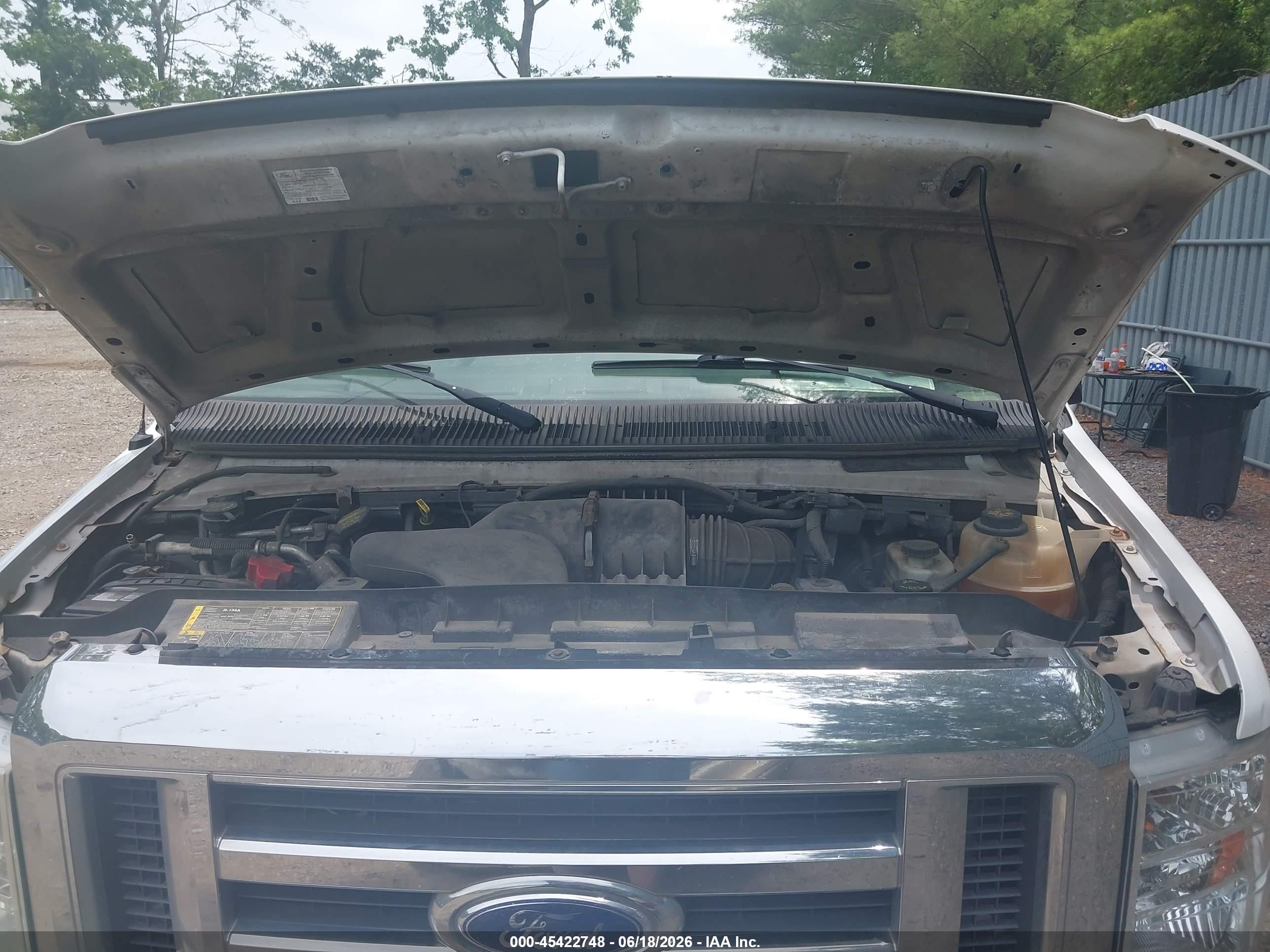 2009 Ford E-350 Super Duty Xl/xlt White vin: 1FBNE31L79DA68100
