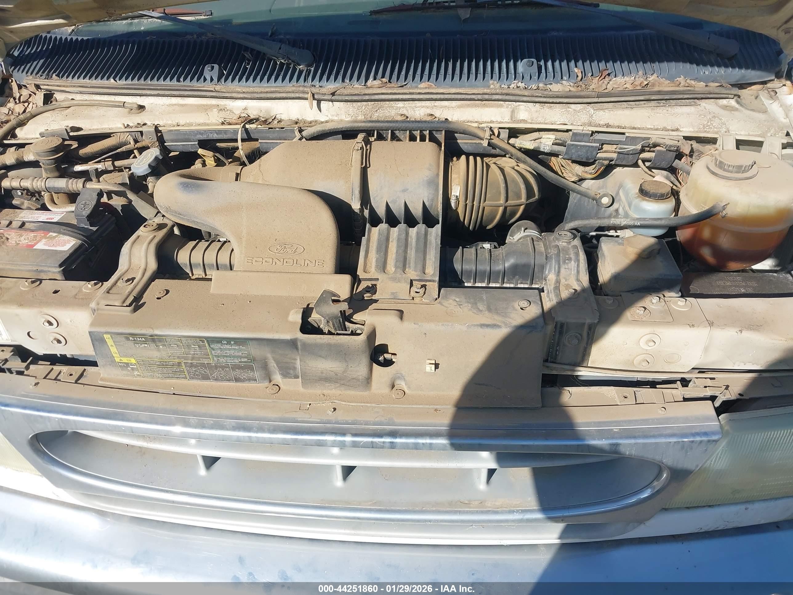 2002 Ford E-350 Super Duty Xl/xlt White vin: 1FBNE31L82HB12135
