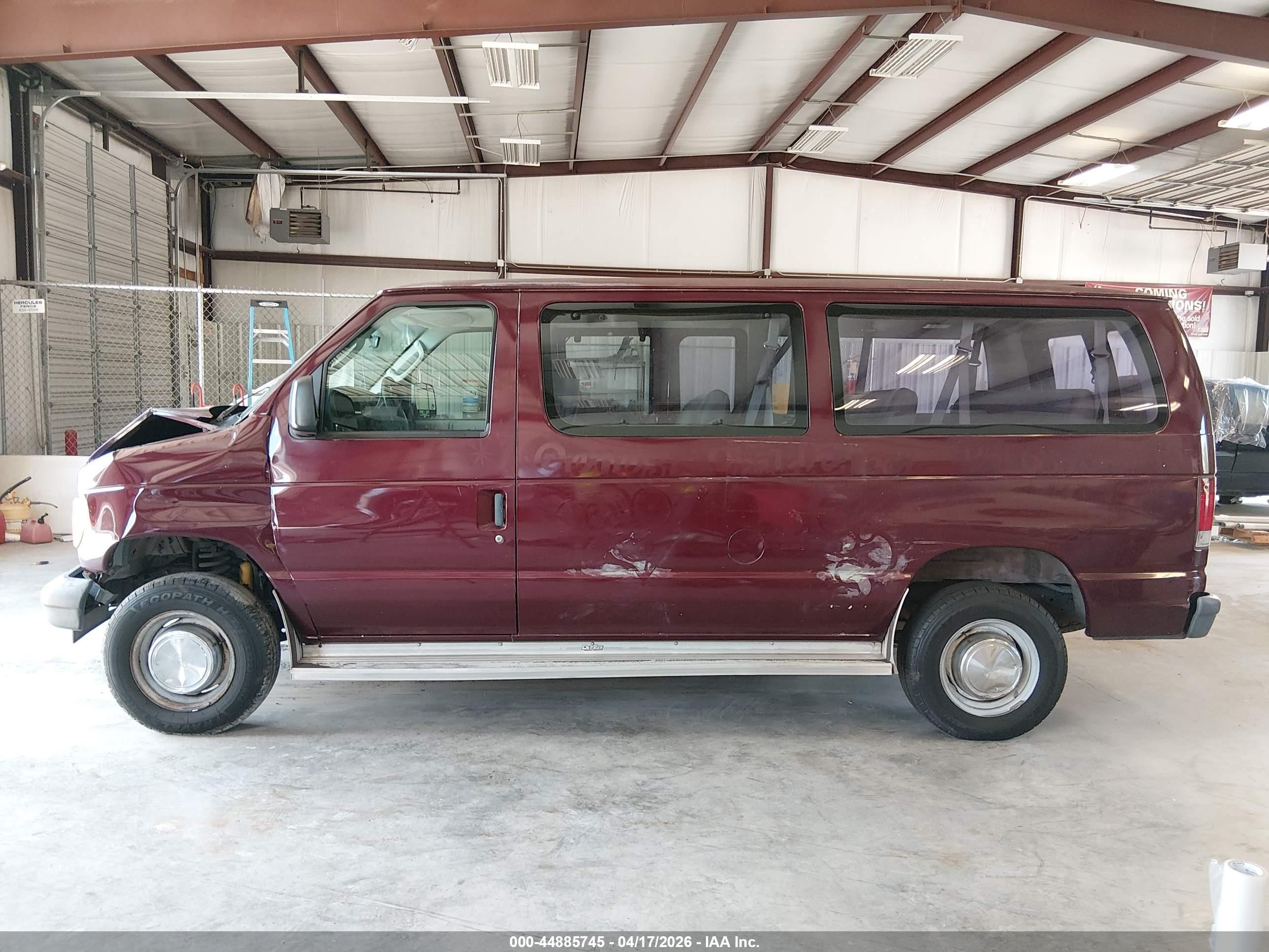 2004 Ford Econoline E350 Super Duty Wagon Burgundy vin: 1FBNE31L84HA89765