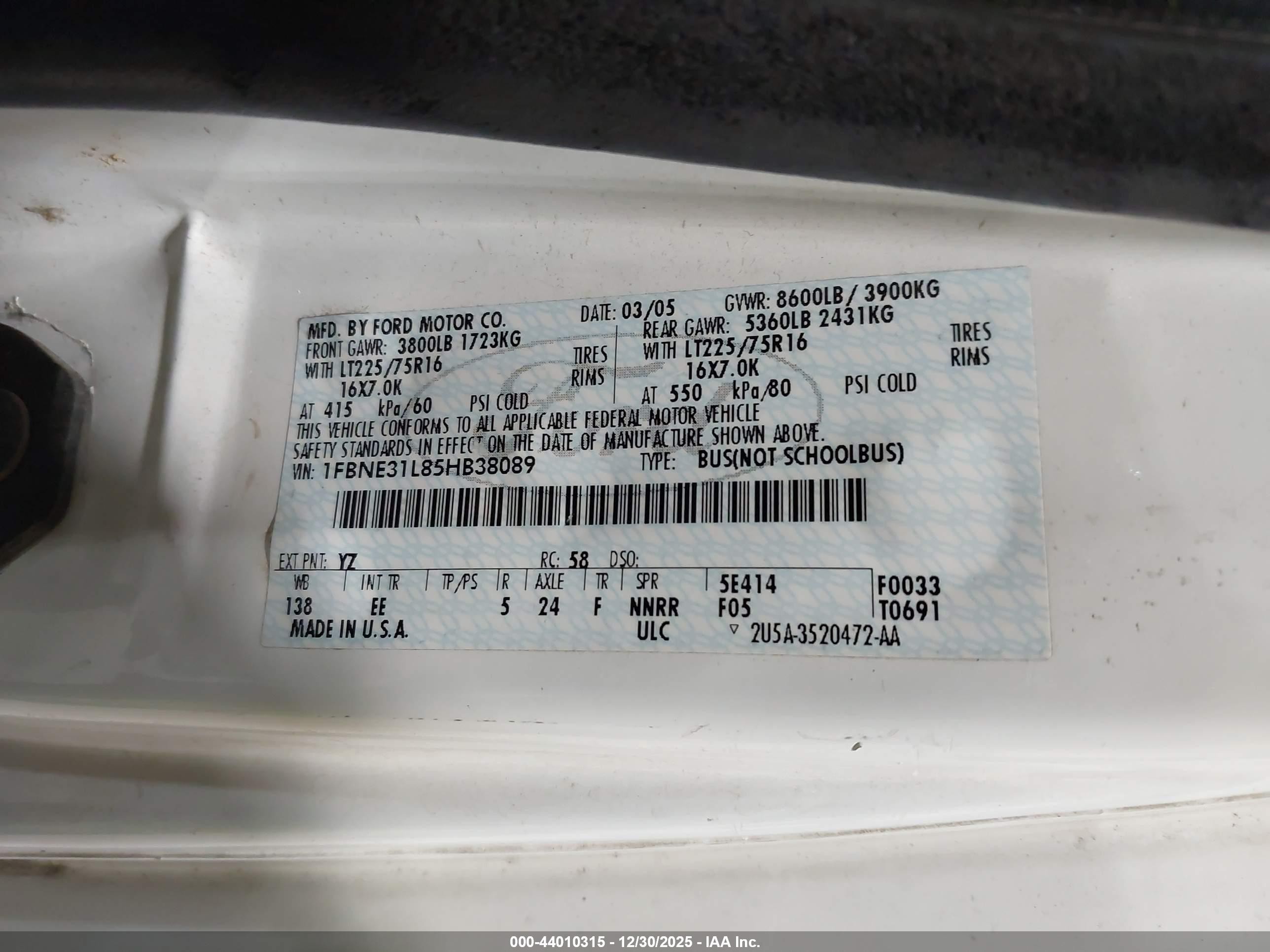 2005 Ford E-350 Super Duty Chateau/xl/xlt White vin: 1FBNE31L85HB38089