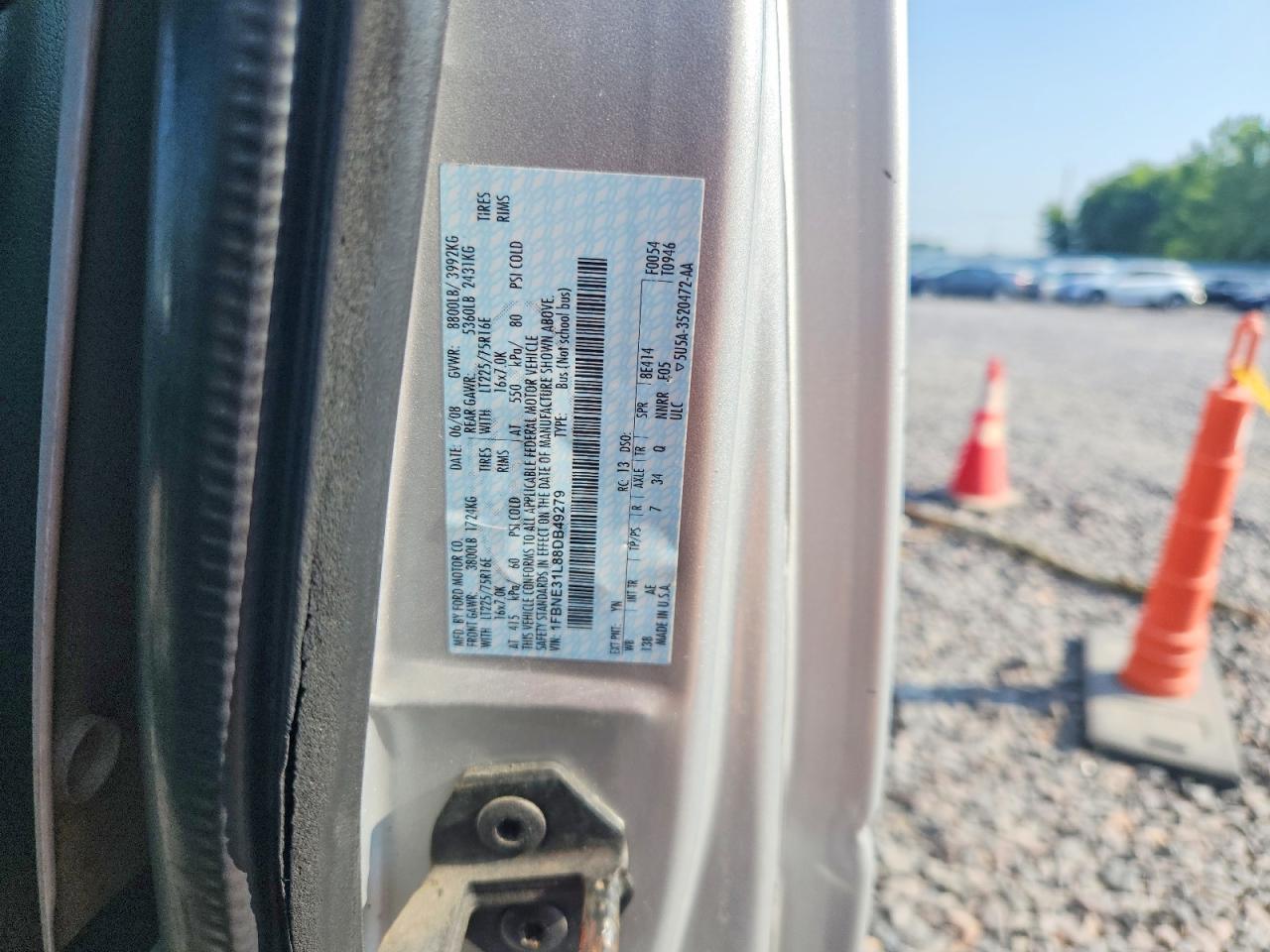 2008 Ford Econoline E350 Super Duty Wagon Серебряный vin: 1FBNE31L88DB49279