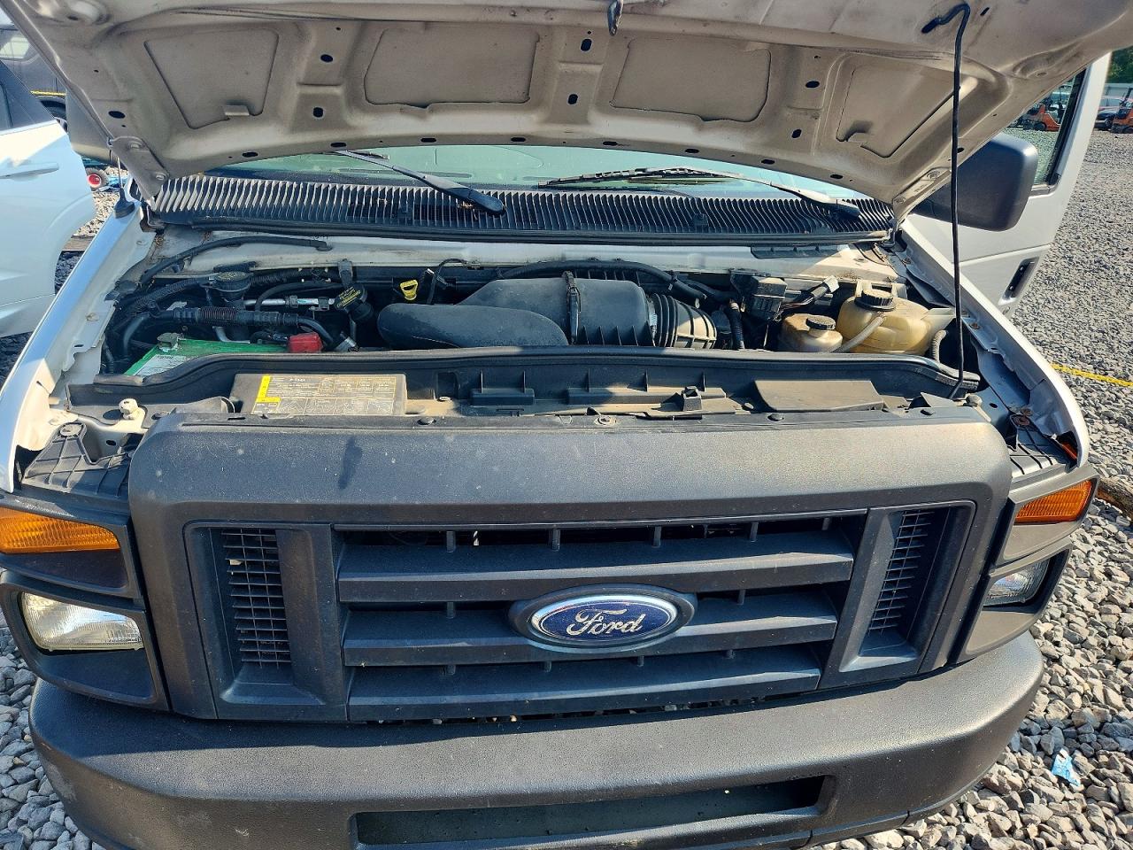 2008 Ford Econoline E350 Super Duty Wagon Серебряный vin: 1FBNE31L88DB49279