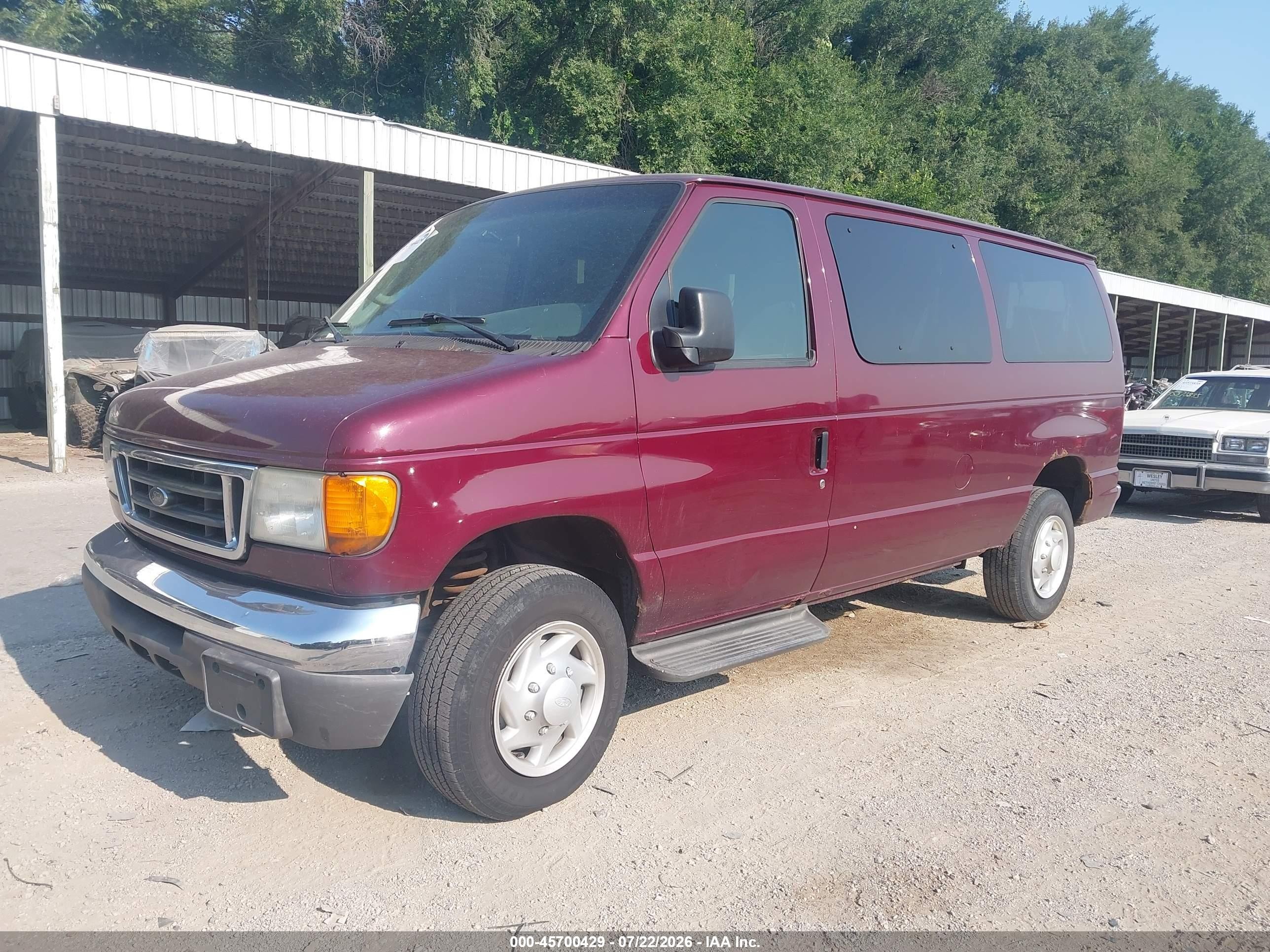 2006 Ford E-350 Super Duty Chateau/xl/xlt Burgundy vin: 1FBNE31L96DA04815