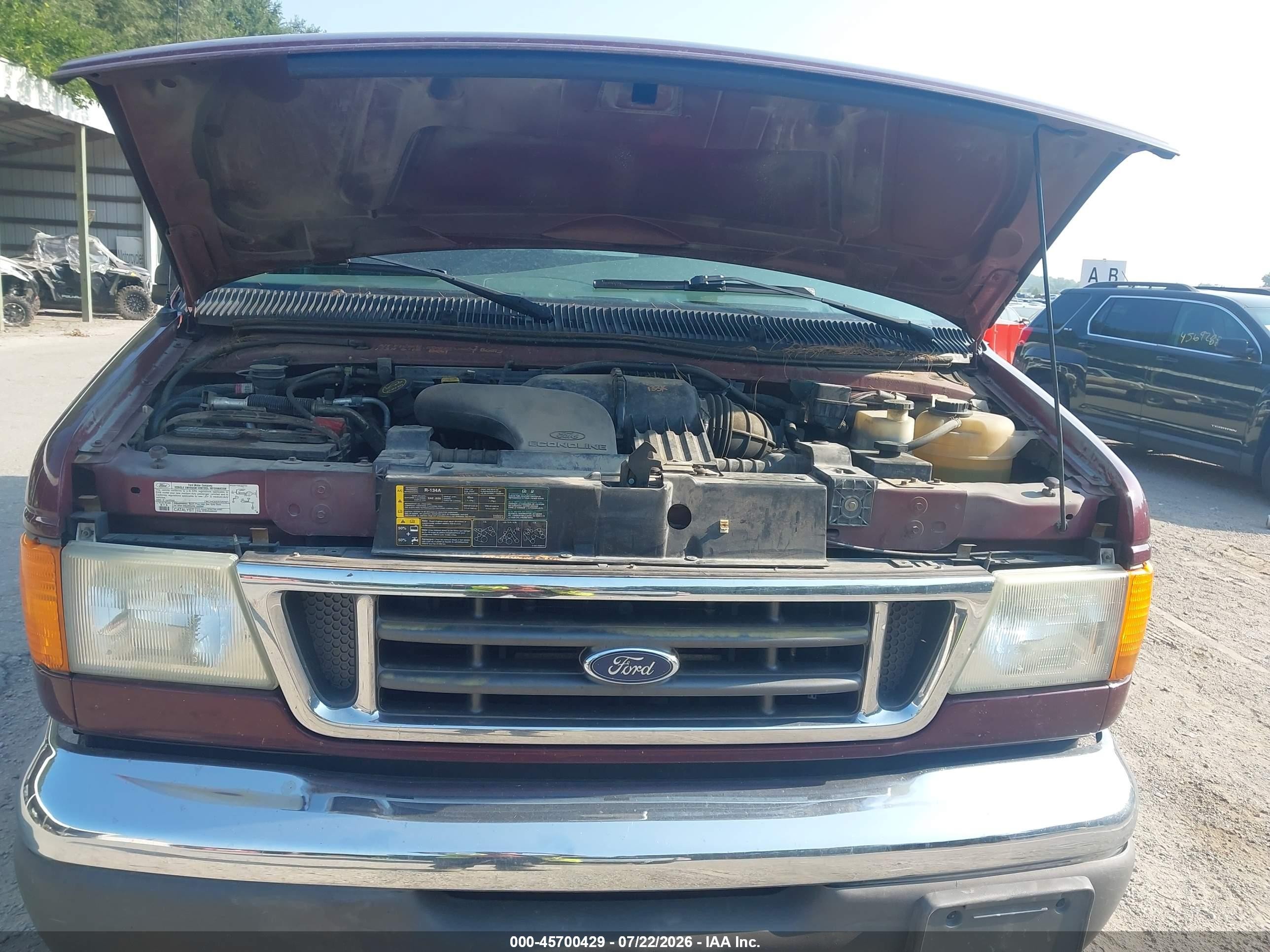 2006 Ford E-350 Super Duty Chateau/xl/xlt Burgundy vin: 1FBNE31L96DA04815