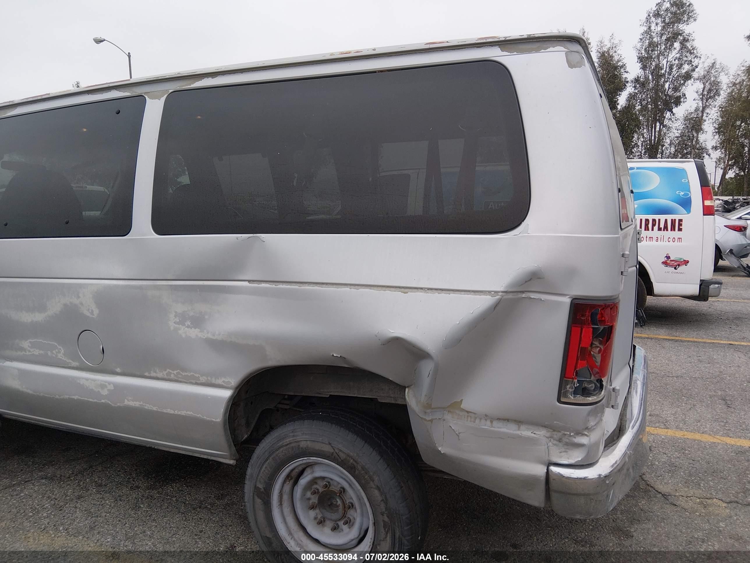 2006 Ford E-350 Super Duty   Серебряный vin: 1FBNE31L96HB36773
