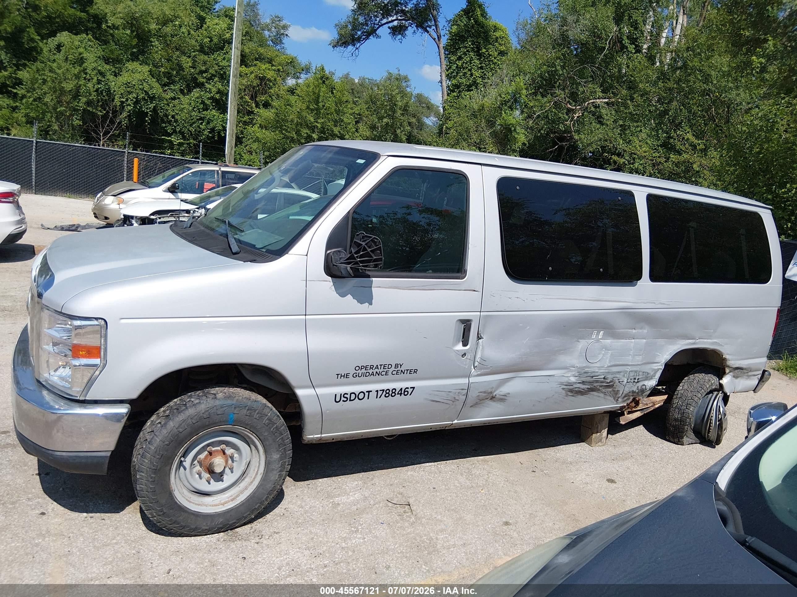 2008 Ford E-350 Super Duty Xl/xlt White vin: 1FBNE31L98DB25783