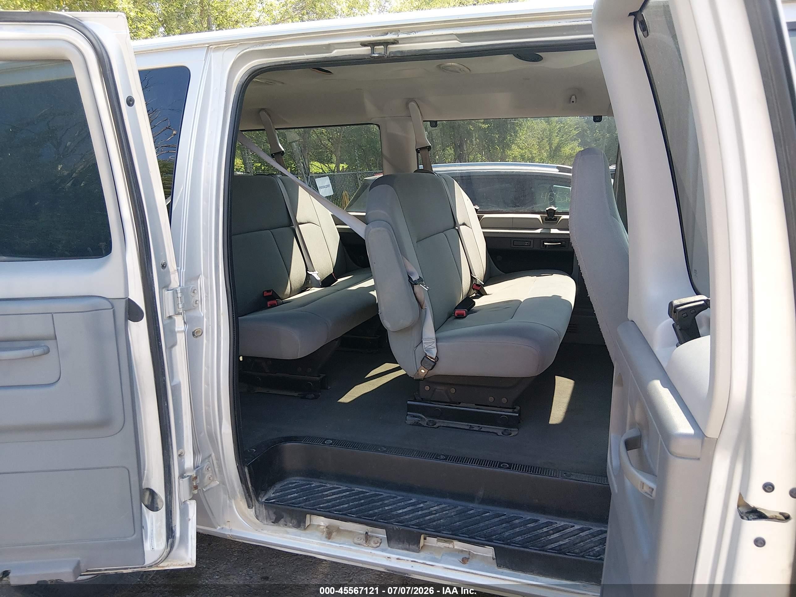 2008 Ford E-350 Super Duty Xl/xlt White vin: 1FBNE31L98DB25783
