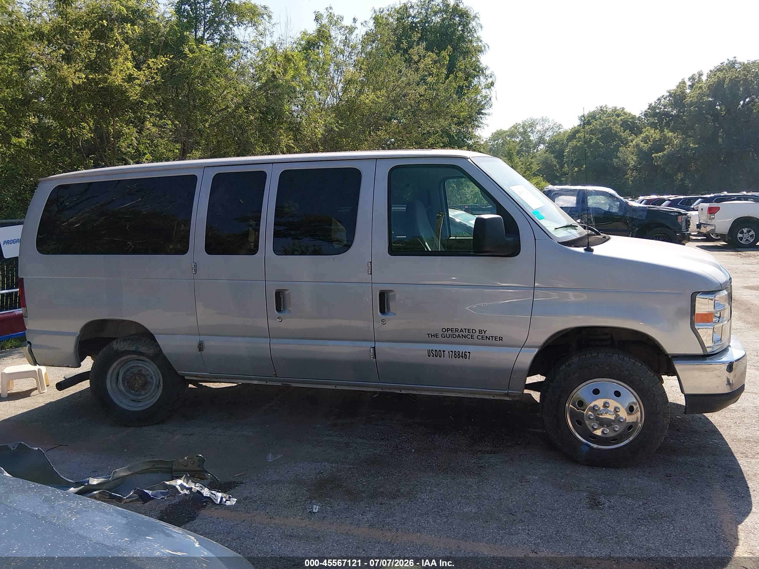 2008 Ford E-350 Super Duty Xl/xlt White vin: 1FBNE31L98DB25783