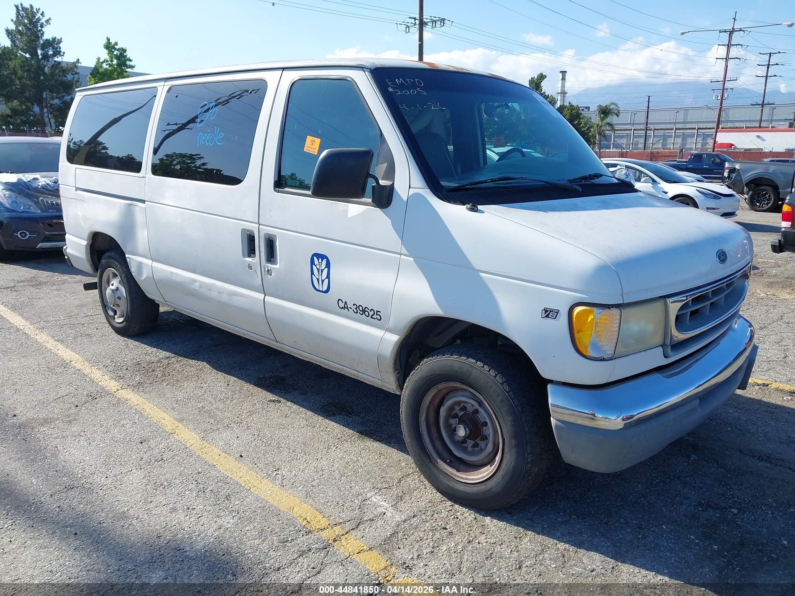 1998 Ford Club Wagon Xl/xlt White vin: 1FBNE31L9WHA20053