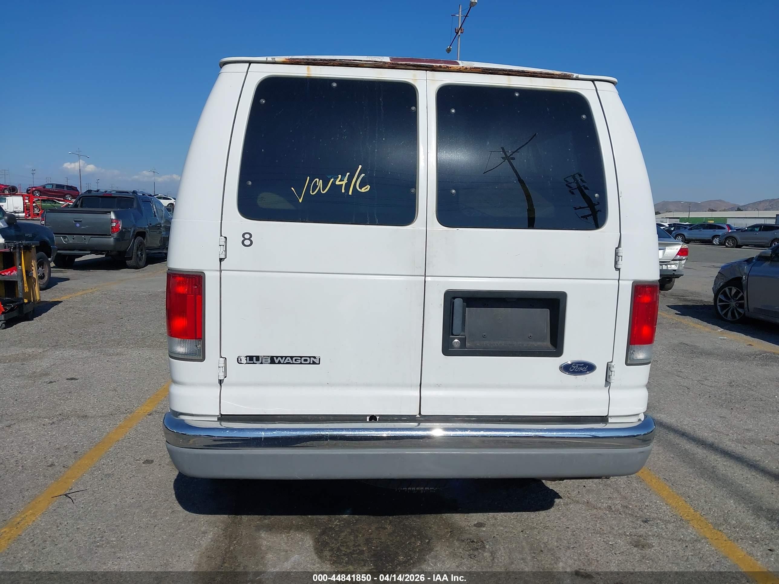 1998 Ford Club Wagon Xl/xlt White vin: 1FBNE31L9WHA20053