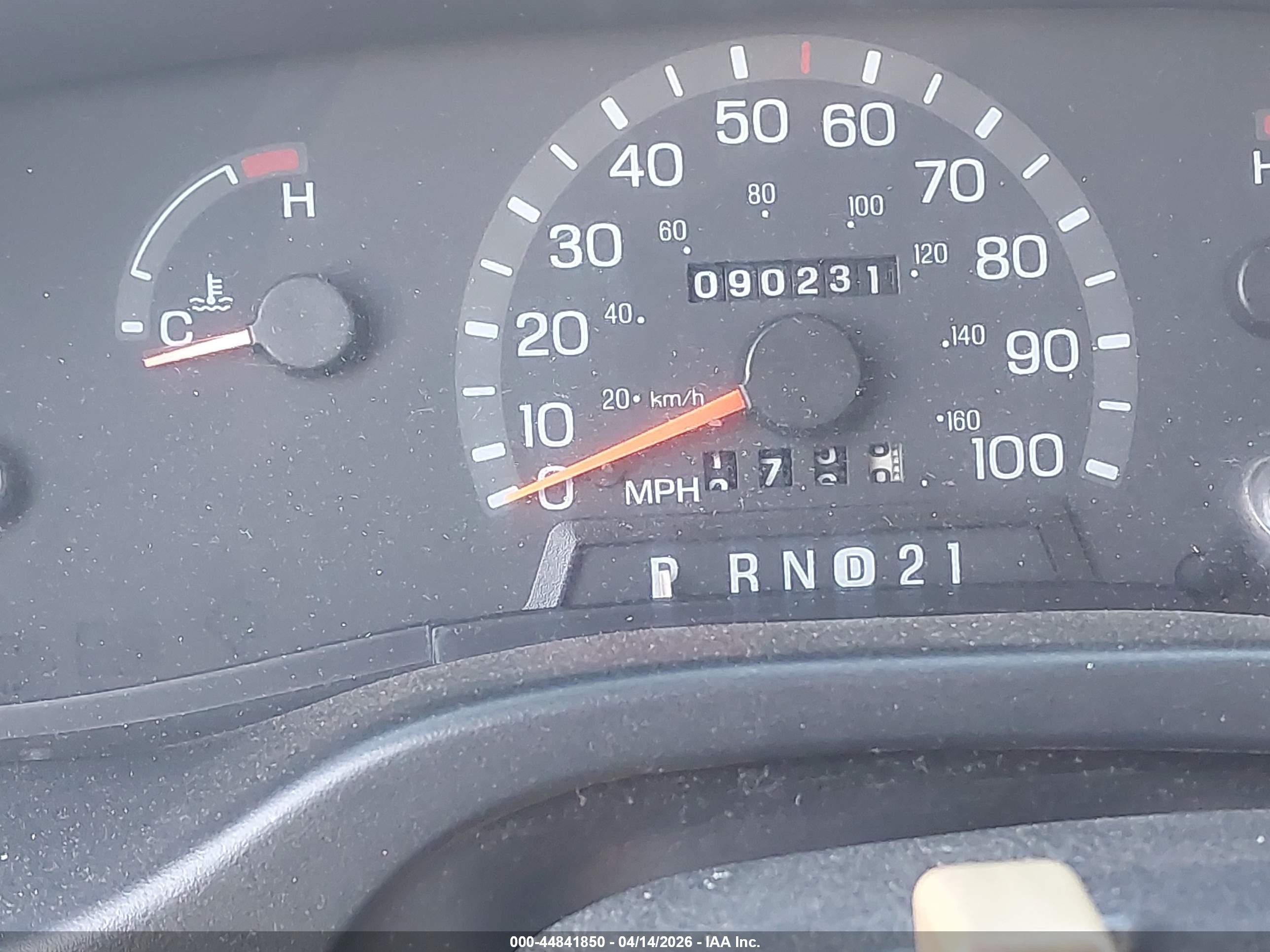 1998 Ford Club Wagon Xl/xlt White vin: 1FBNE31L9WHA20053