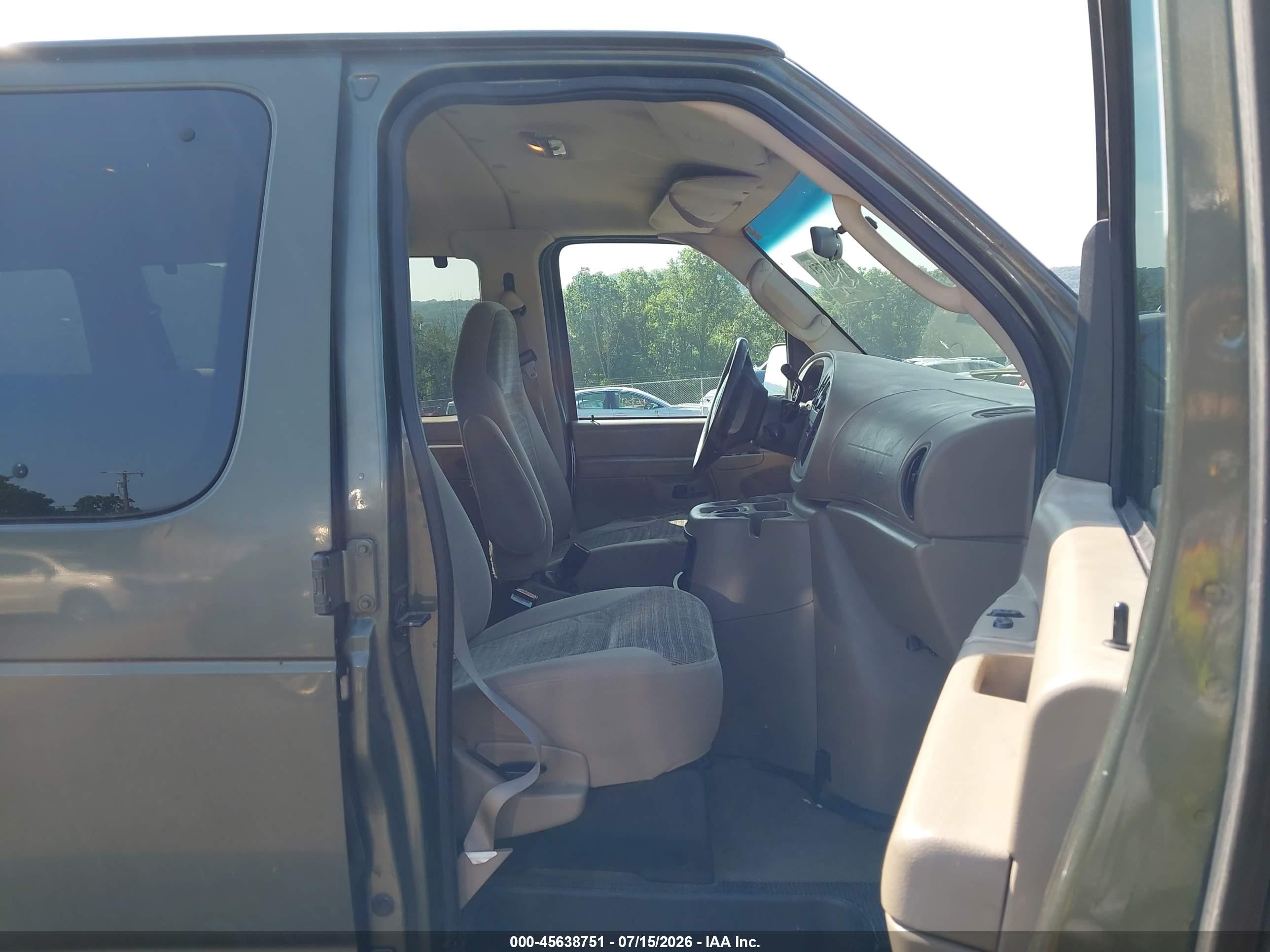 2004 Ford E-350 Super Duty Chateau/xl/xlt Green vin: 1FBNE31LX4HA23735