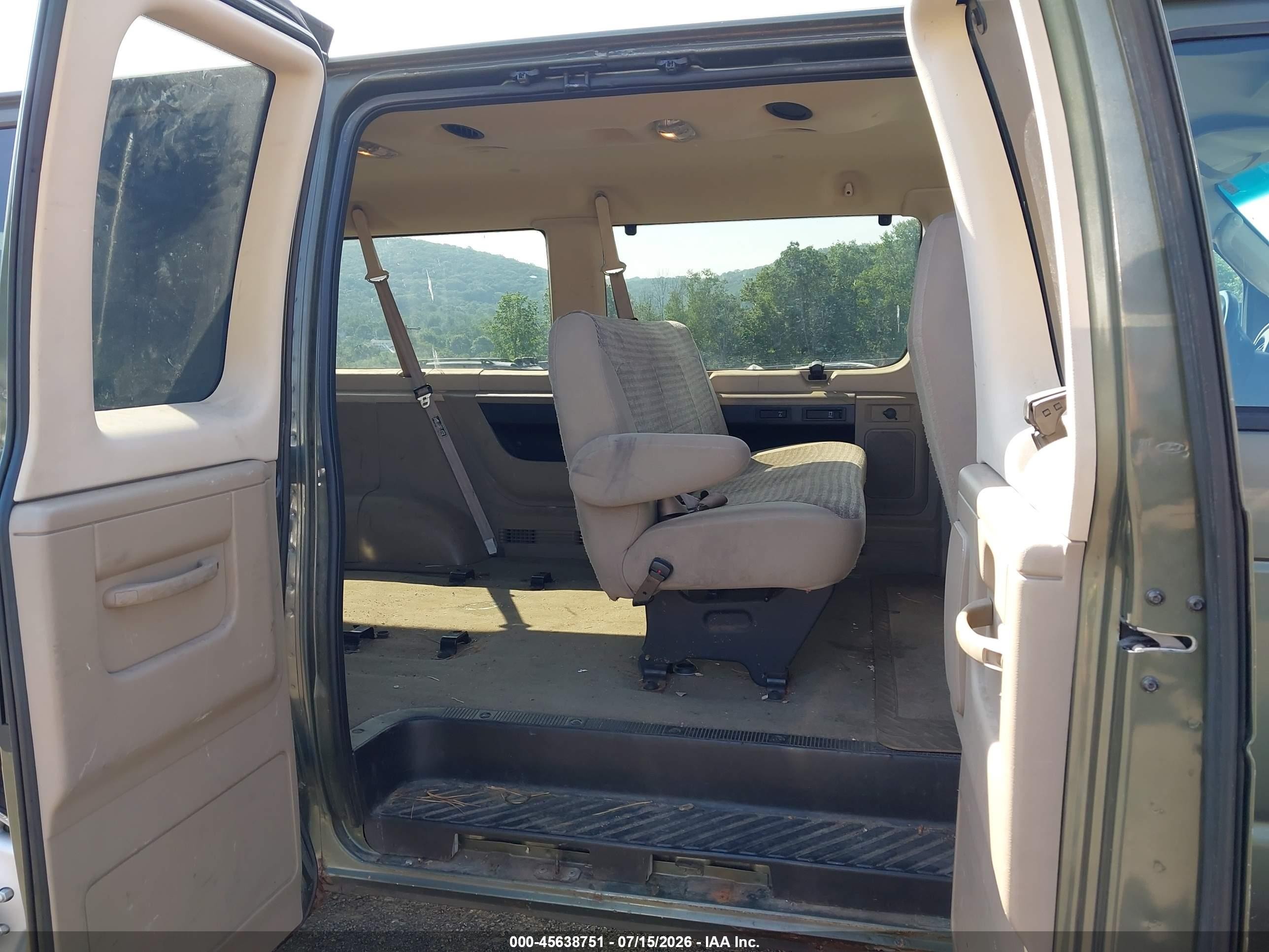 2004 Ford E-350 Super Duty Chateau/xl/xlt Green vin: 1FBNE31LX4HA23735