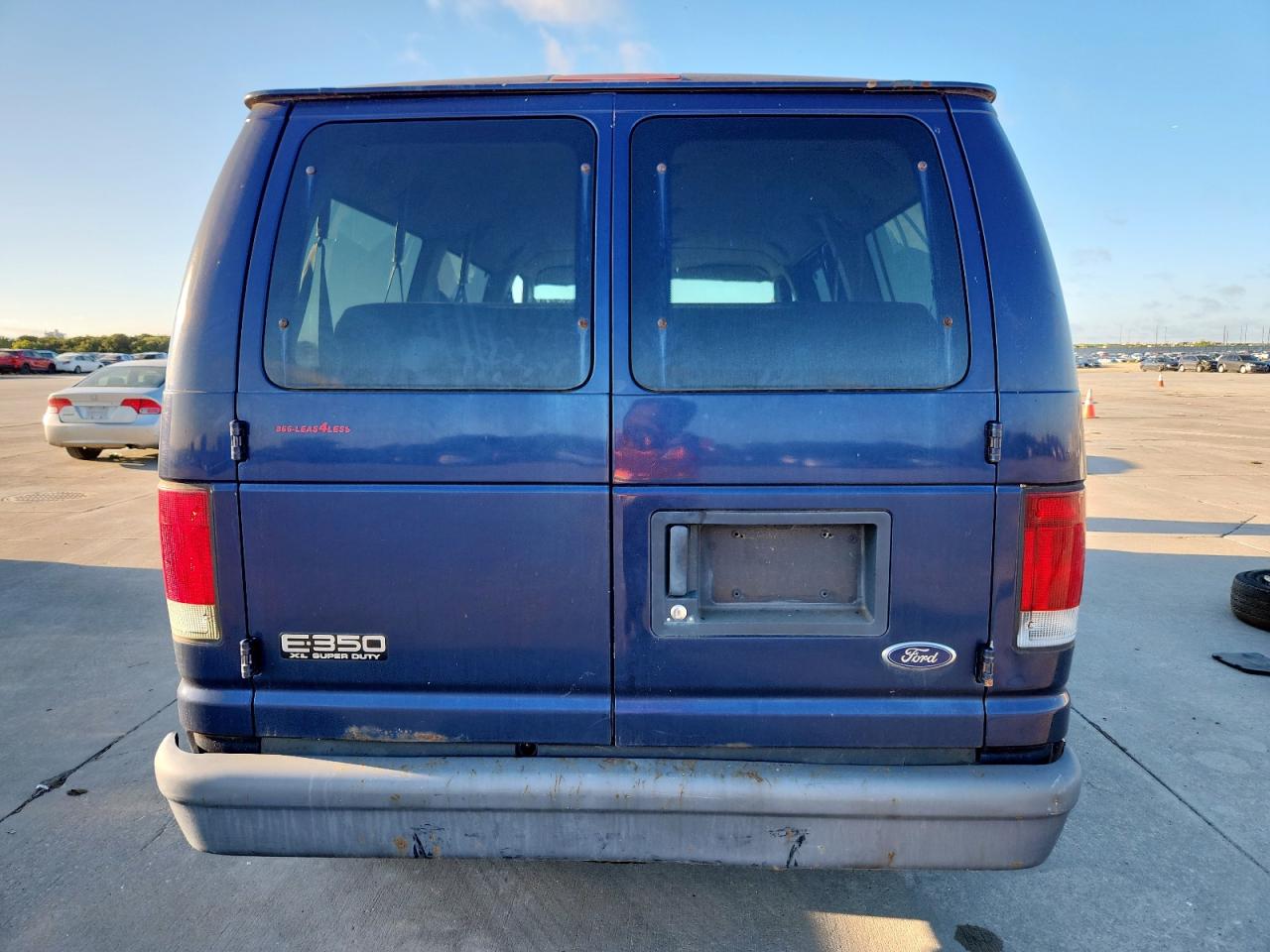 2004 Ford Econoline E350 Super Duty Wagon Blue vin: 1FBNE31LX4HB37511