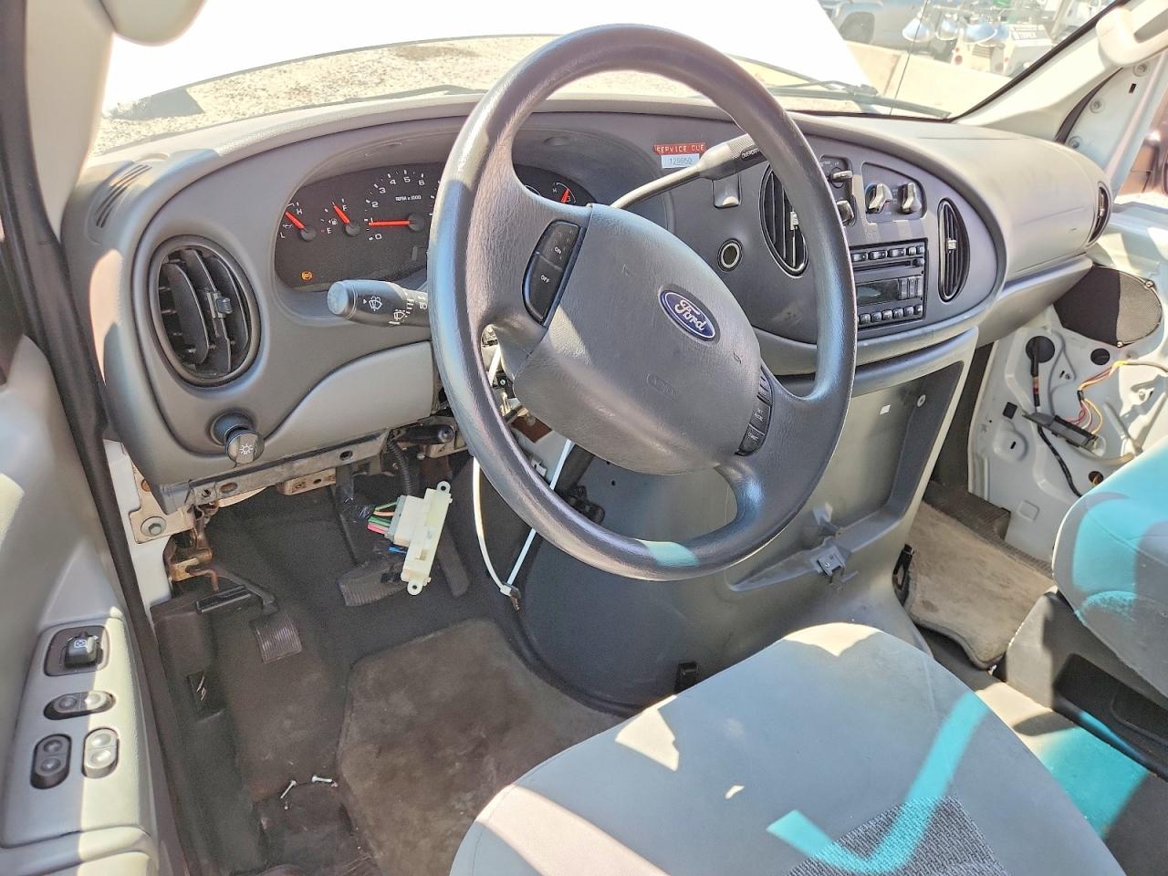 2006 Ford Econoline E350 Super Duty Wagon White vin: 1FBNE31LX6HA61095