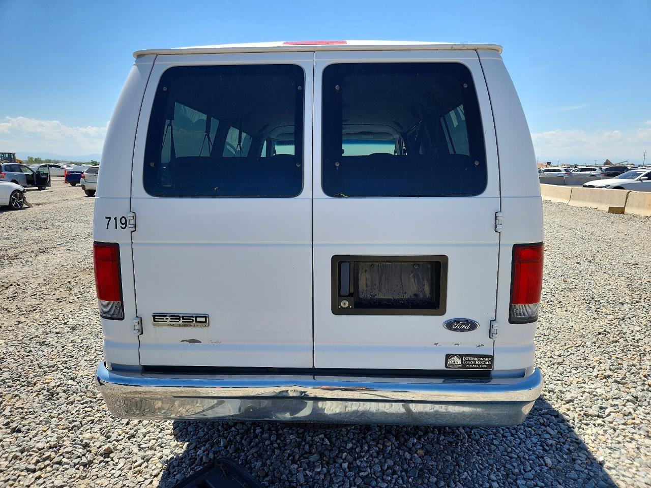 2006 Ford Econoline E350 Super Duty Wagon White vin: 1FBNE31LX6HA61095