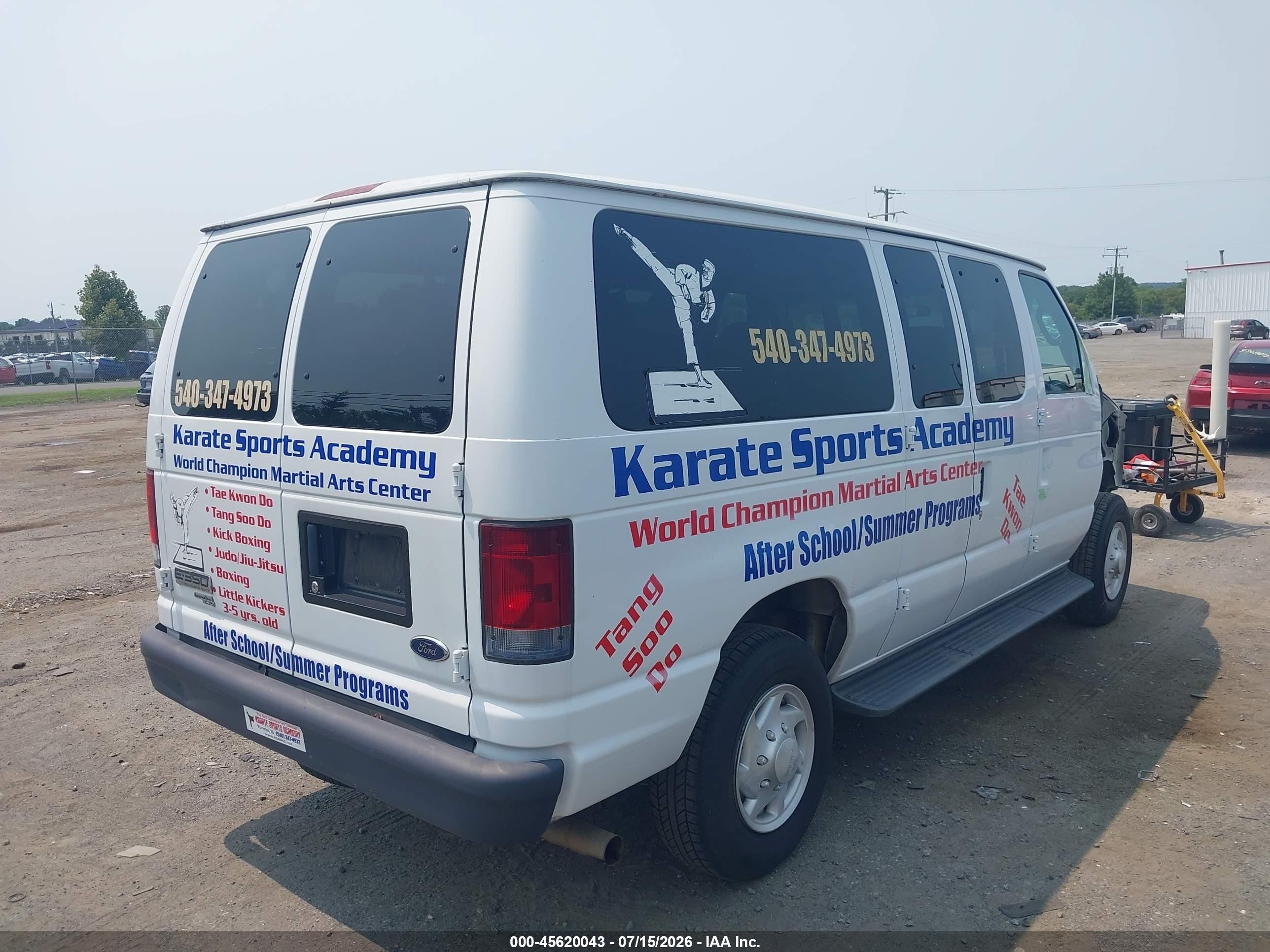 2007 Ford E-350 Super Duty Xl/xlt White vin: 1FBNE31LX7DA60005