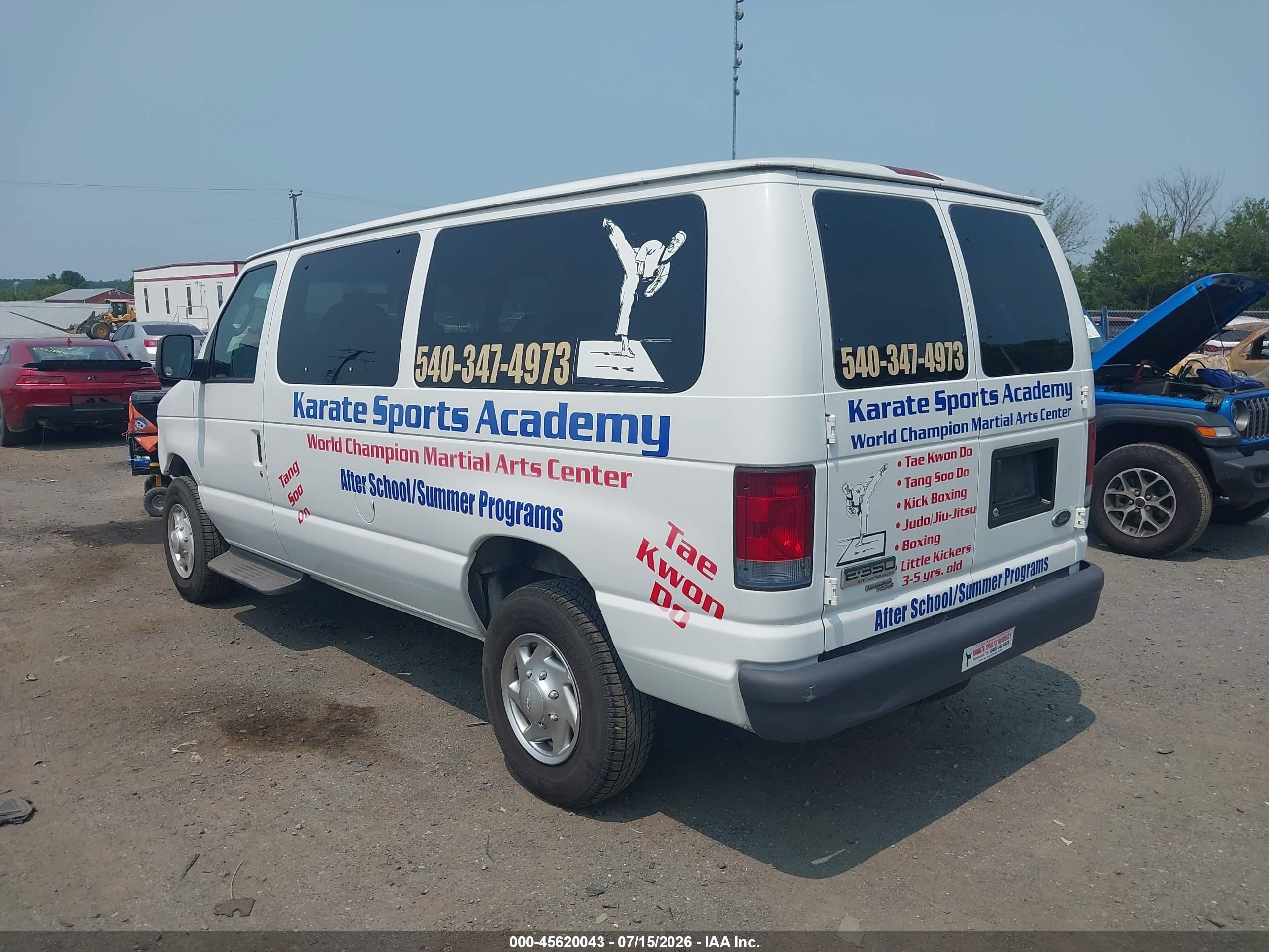 2007 Ford E-350 Super Duty Xl/xlt White vin: 1FBNE31LX7DA60005