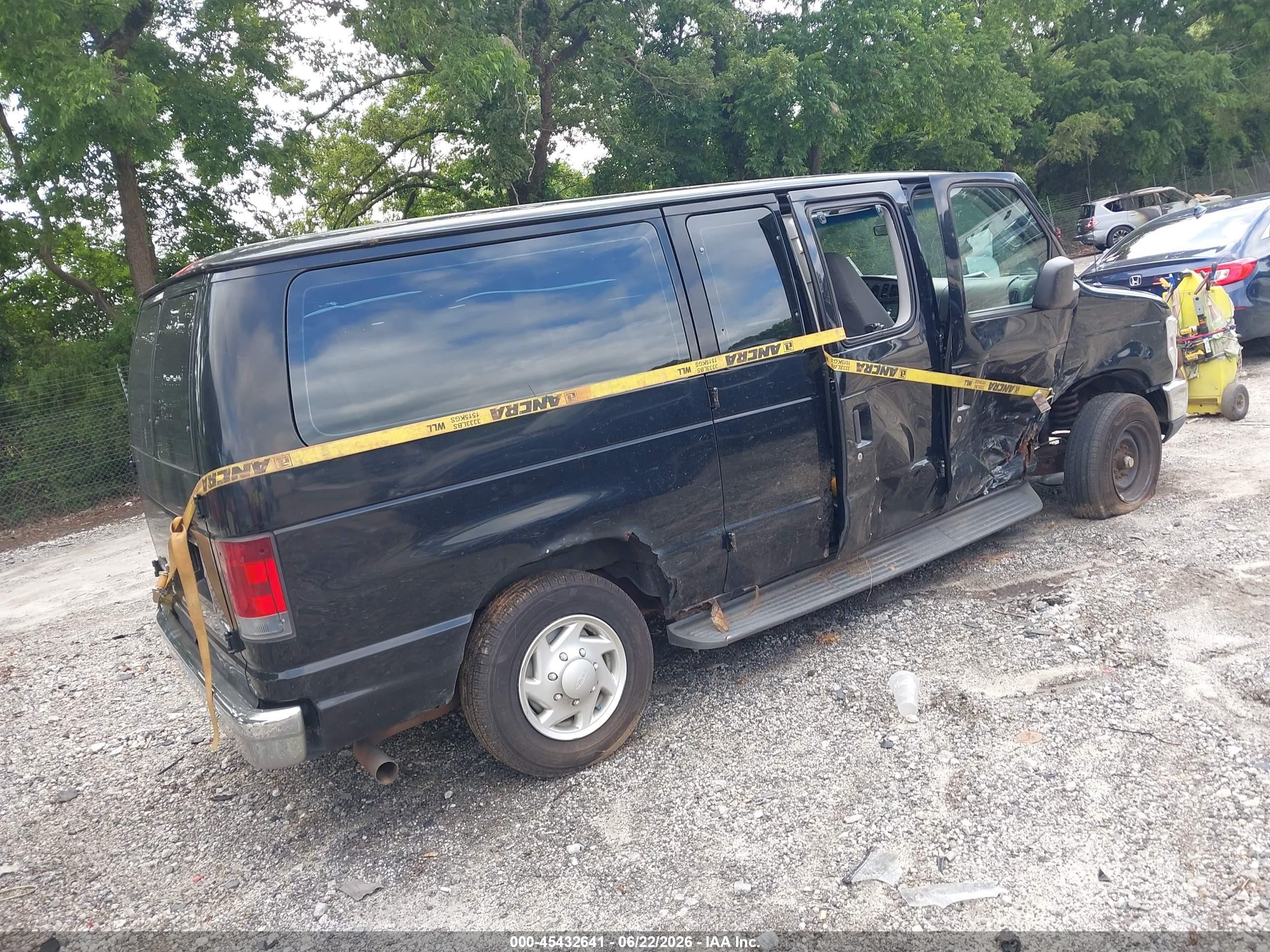 2008 Ford E-350 Super Duty Xl/xlt Black vin: 1FBNE31LX8DA58465