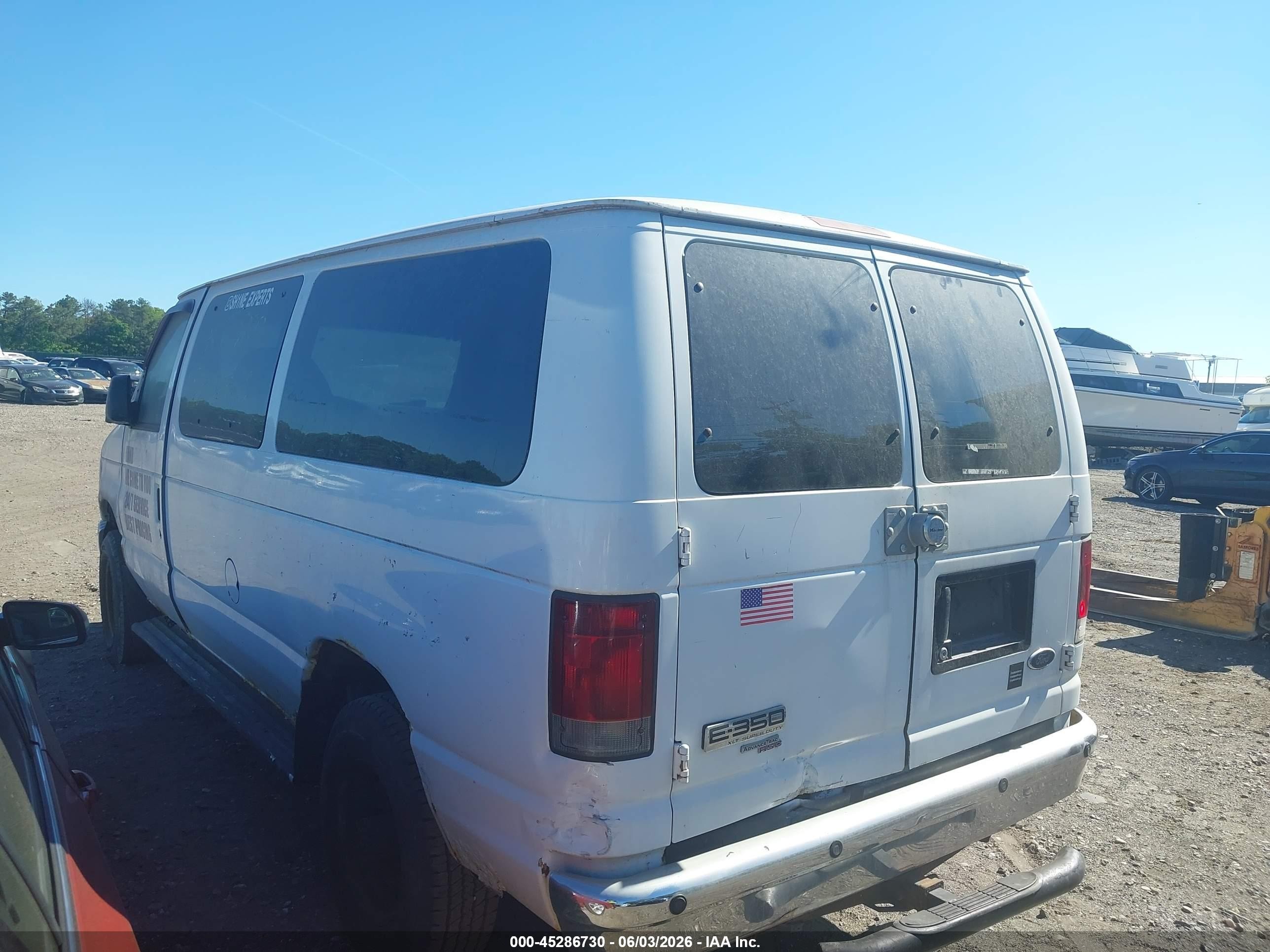 2008 Ford E-350 Super Duty Xl/xlt White vin: 1FBNE31LX8DA84080