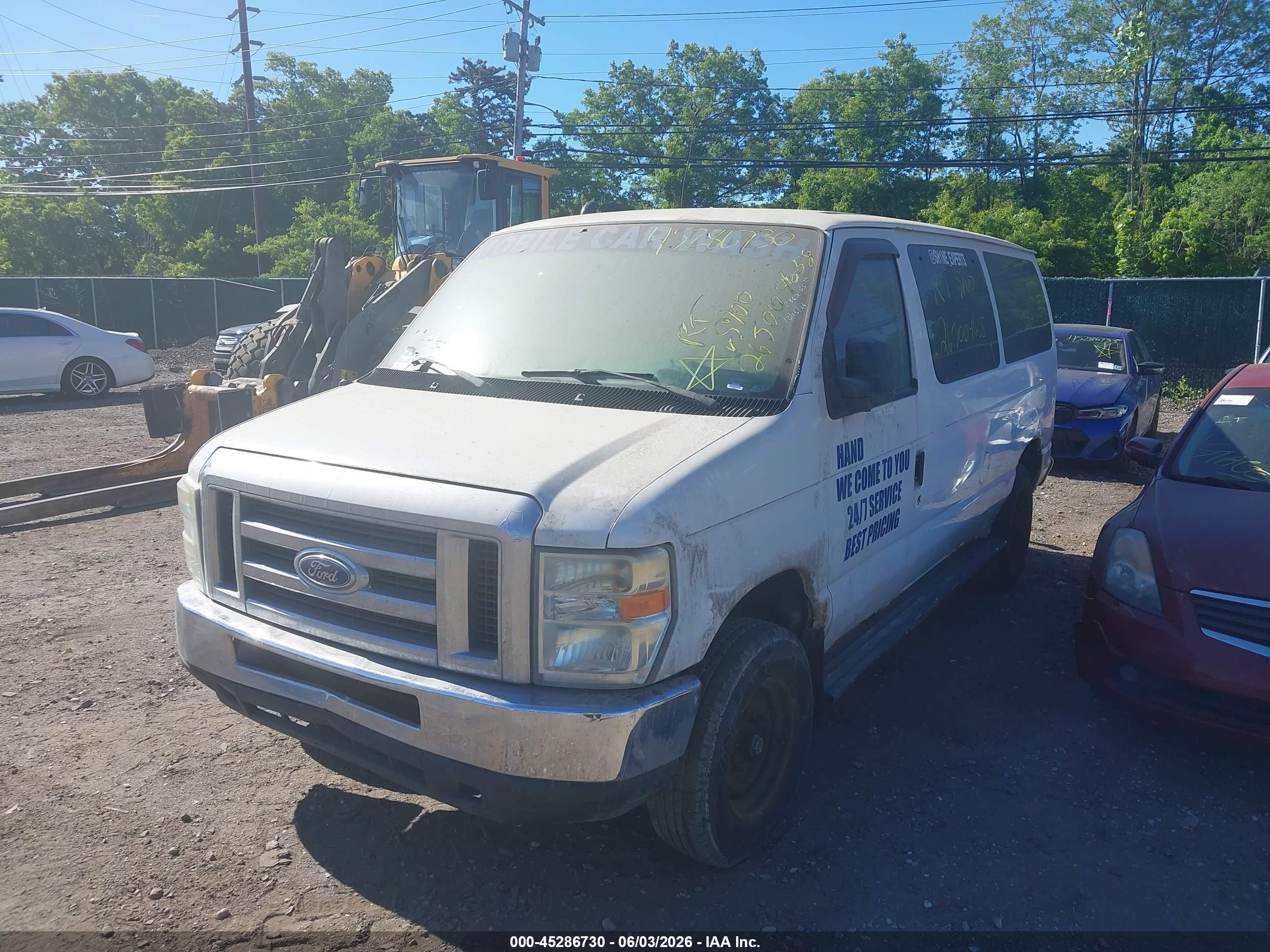 2008 Ford E-350 Super Duty Xl/xlt White vin: 1FBNE31LX8DA84080