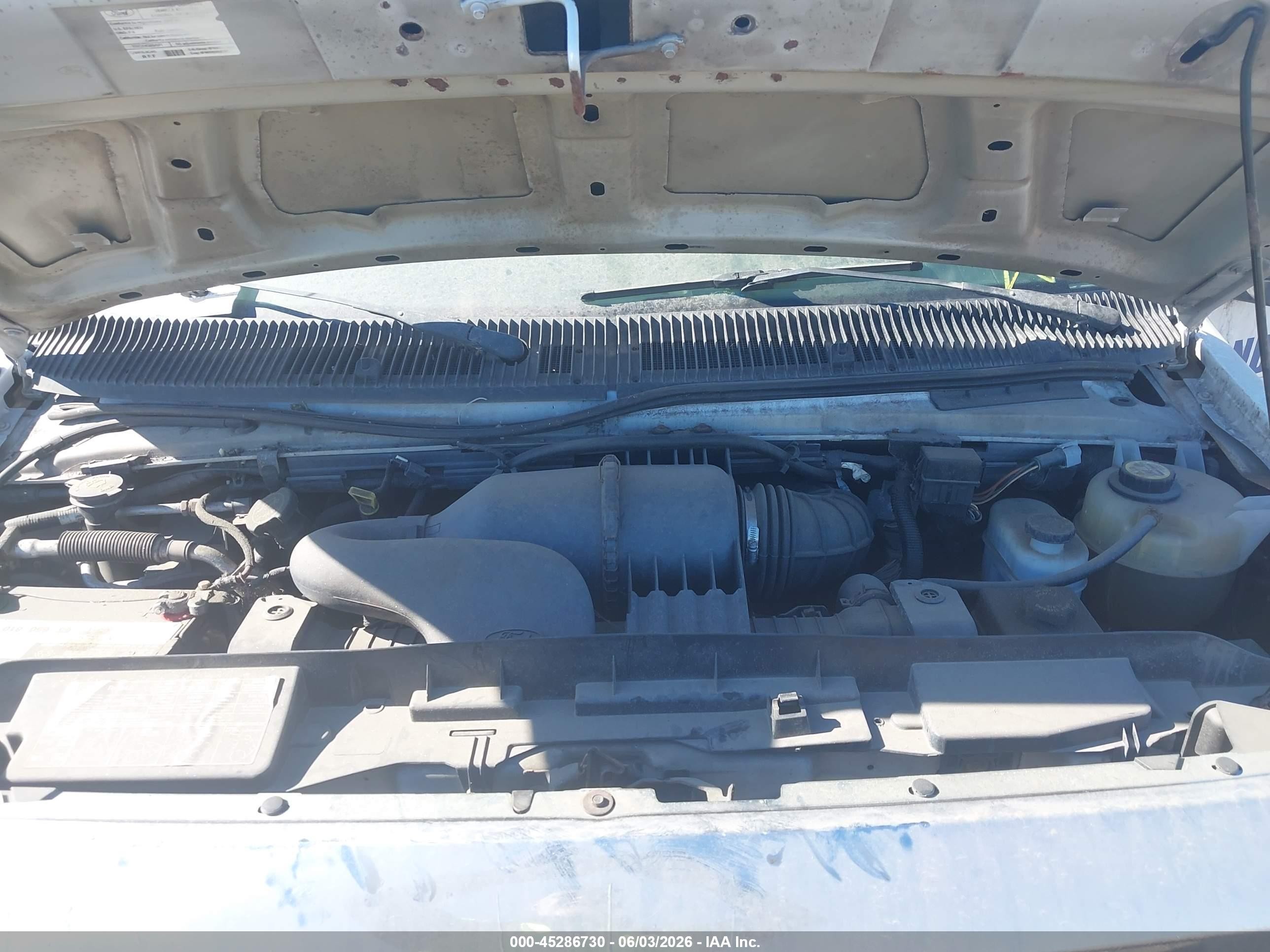 2008 Ford E-350 Super Duty Xl/xlt White vin: 1FBNE31LX8DA84080