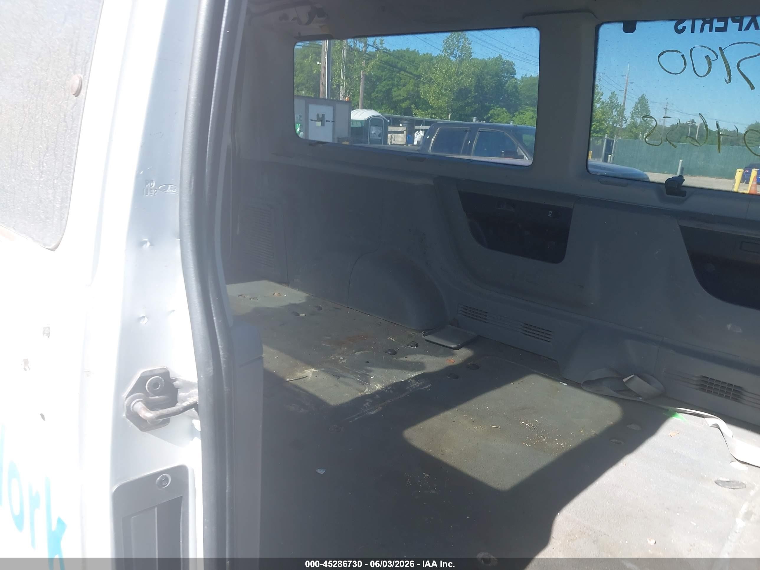 2008 Ford E-350 Super Duty Xl/xlt White vin: 1FBNE31LX8DA84080