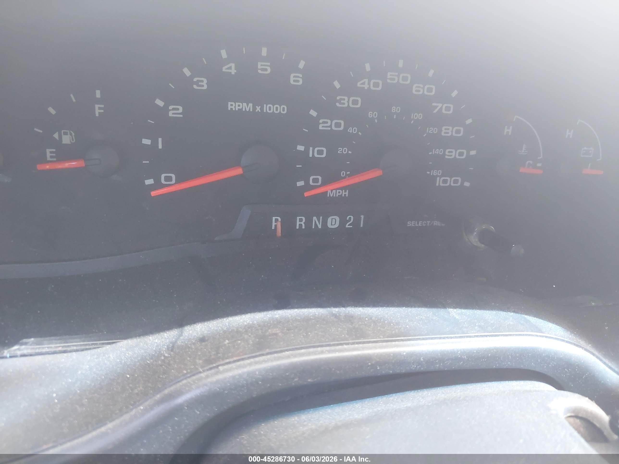 2008 Ford E-350 Super Duty Xl/xlt White vin: 1FBNE31LX8DA84080