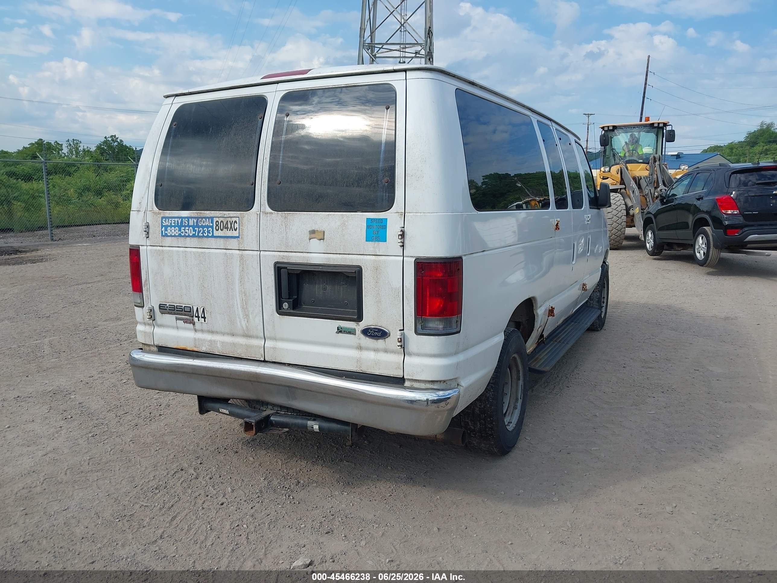2011 Ford E-350 Super Duty Xl/xlt White vin: 1FBNE3BL0BDA12259