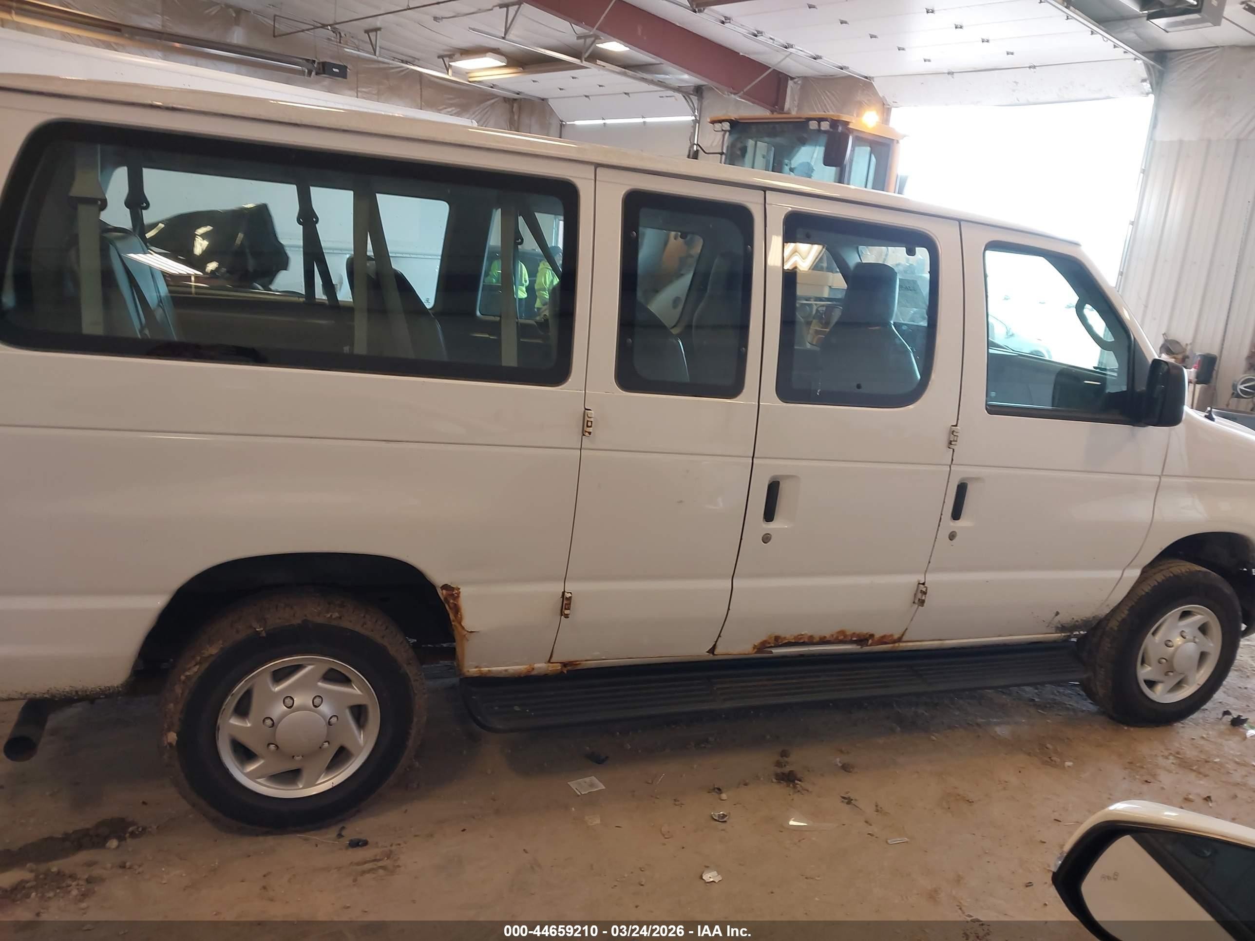 2012 Ford E-350 Super Duty Xl White vin: 1FBNE3BL0CDA59230