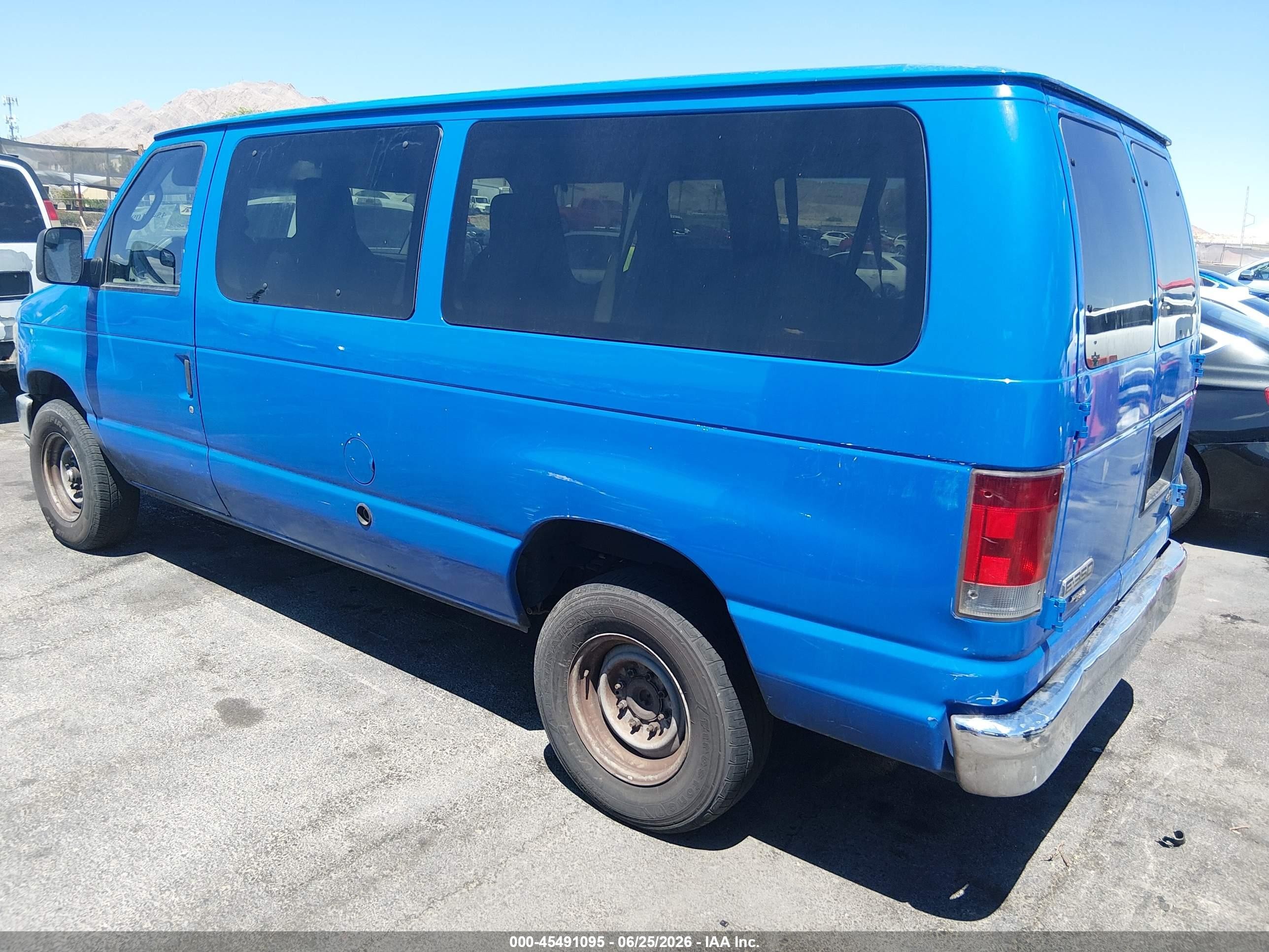 2013 Ford E-350 Super Duty Xl/xlt Blue vin: 1FBNE3BL0DDA89443