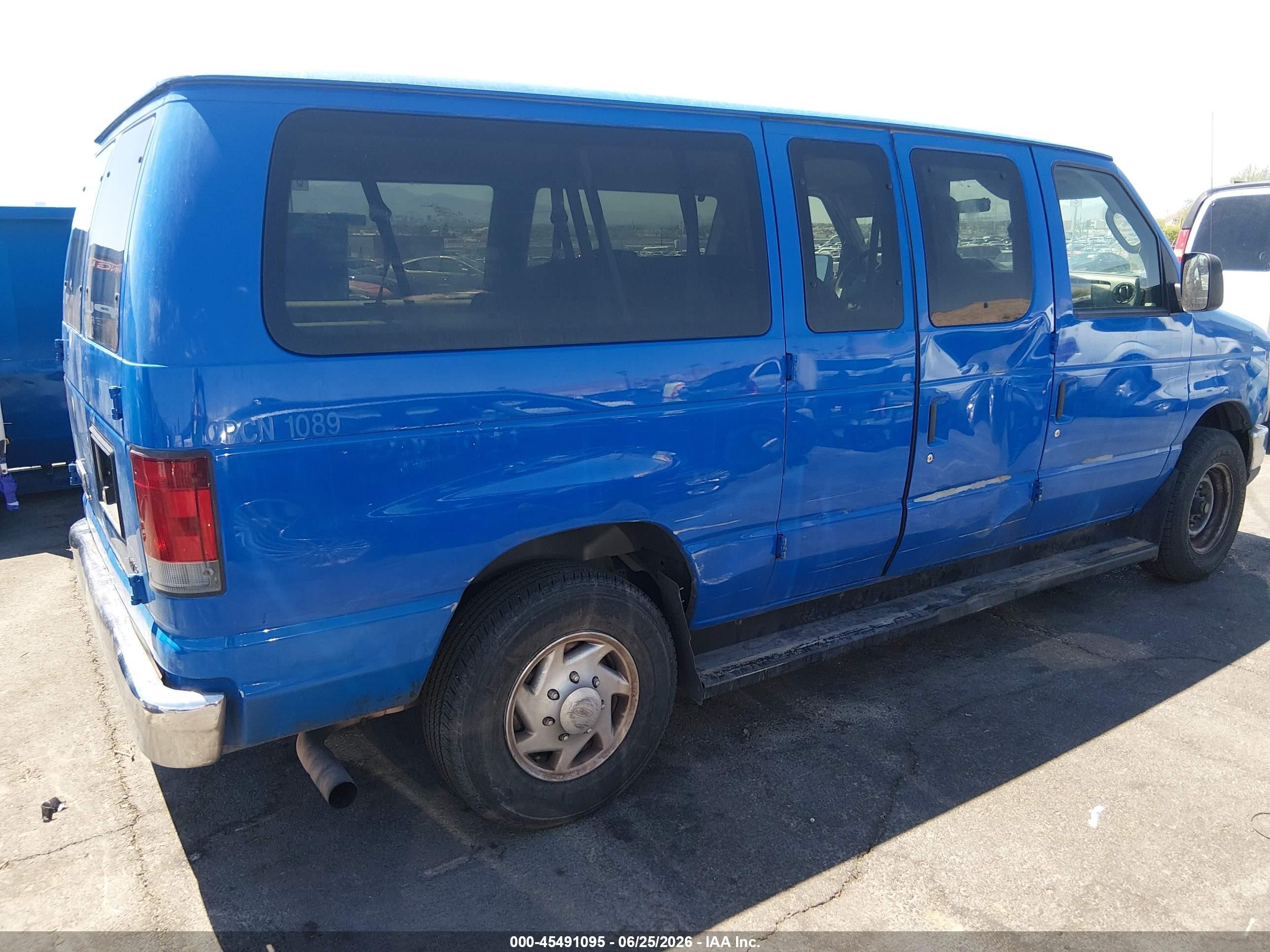 2013 Ford E-350 Super Duty Xl/xlt Blue vin: 1FBNE3BL0DDA89443