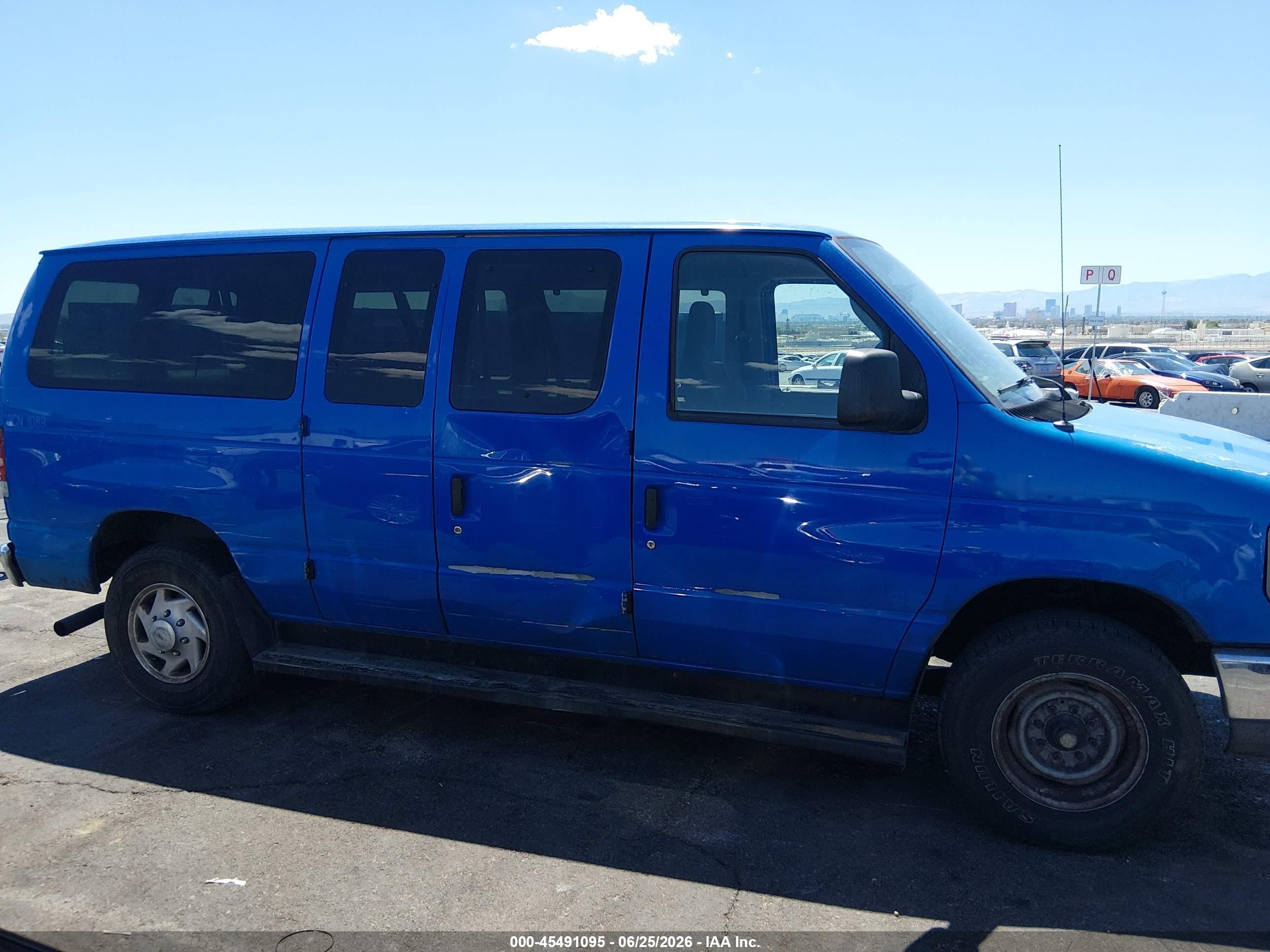 2013 Ford E-350 Super Duty Xl/xlt Blue vin: 1FBNE3BL0DDA89443