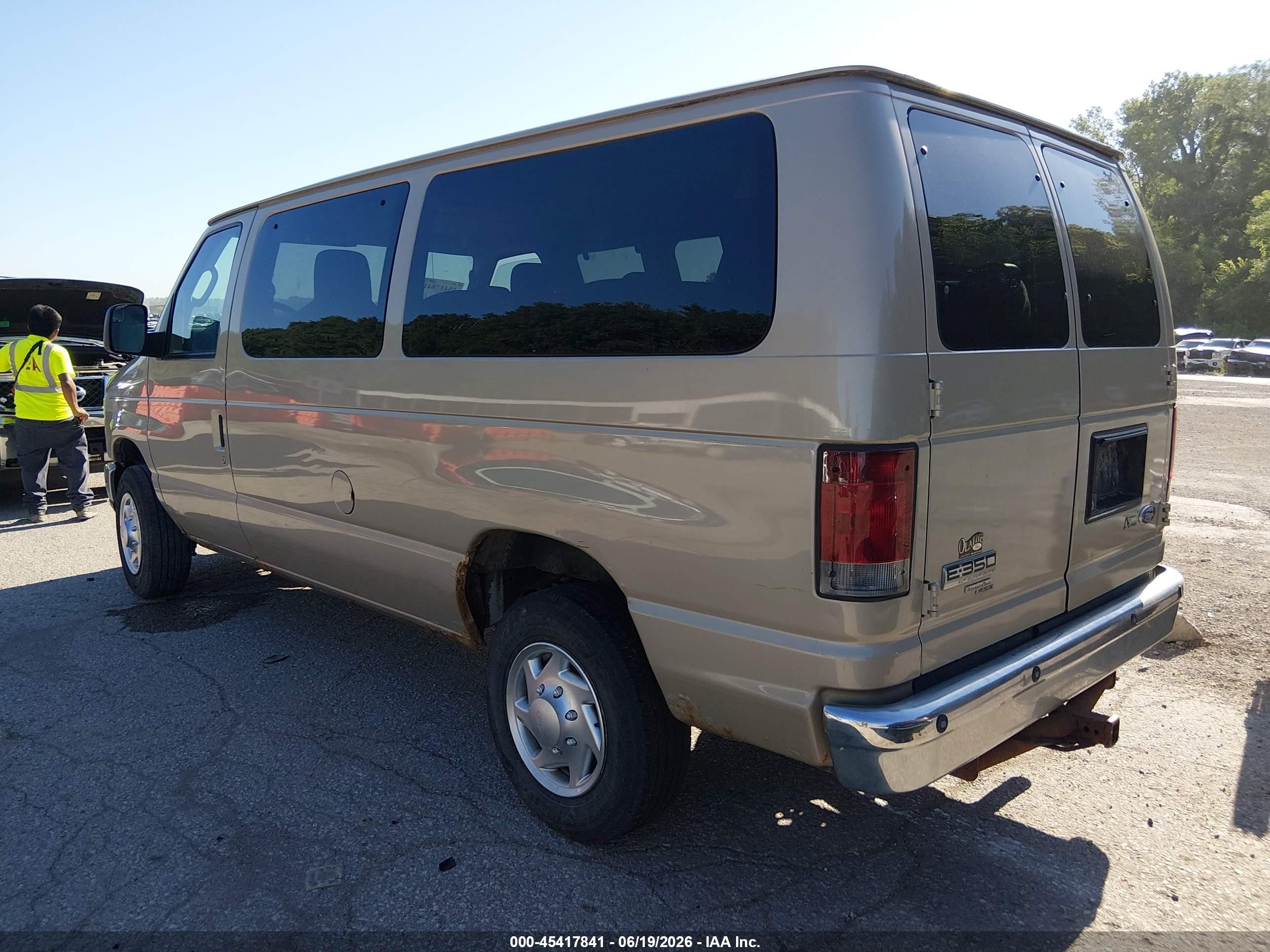 2010 Ford E-350 Super Duty Xl/xlt Beige vin: 1FBNE3BL1ADA07053