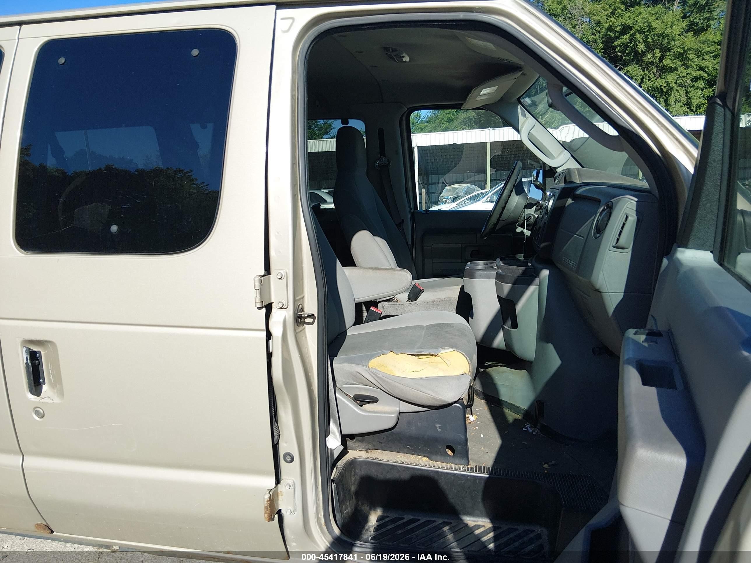 2010 Ford E-350 Super Duty Xl/xlt Beige vin: 1FBNE3BL1ADA07053