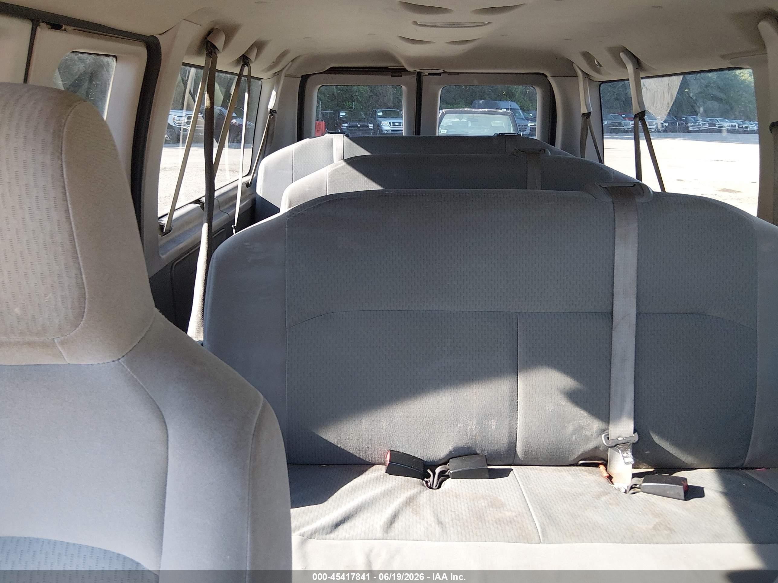 2010 Ford E-350 Super Duty Xl/xlt Beige vin: 1FBNE3BL1ADA07053