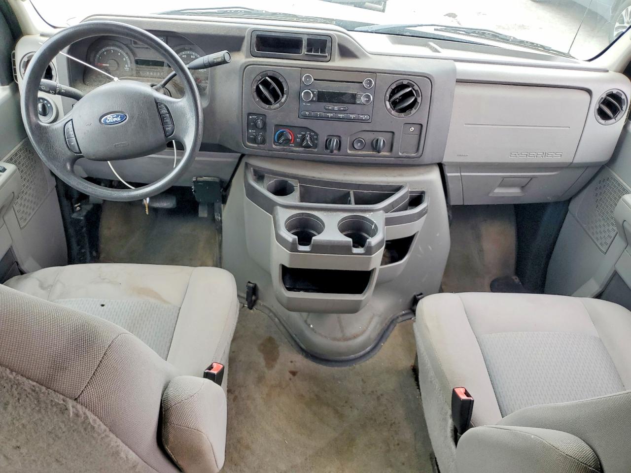2014 Ford Econoline E350 Super Duty Wagon Серебряный vin: 1FBNE3BL1EDA28569
