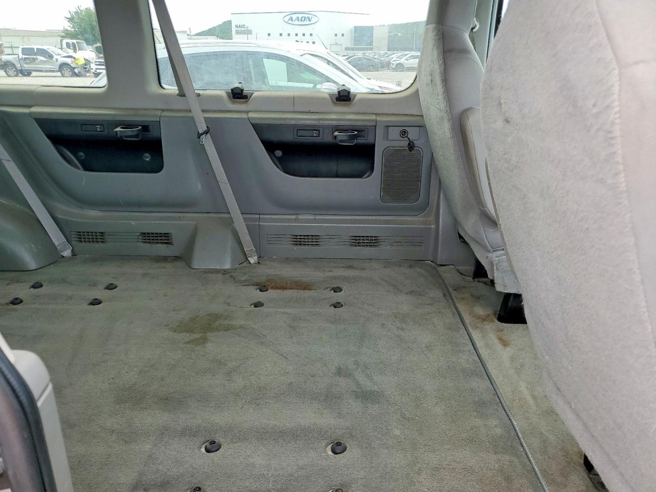 2014 Ford Econoline E350 Super Duty Wagon Серебряный vin: 1FBNE3BL1EDA28569